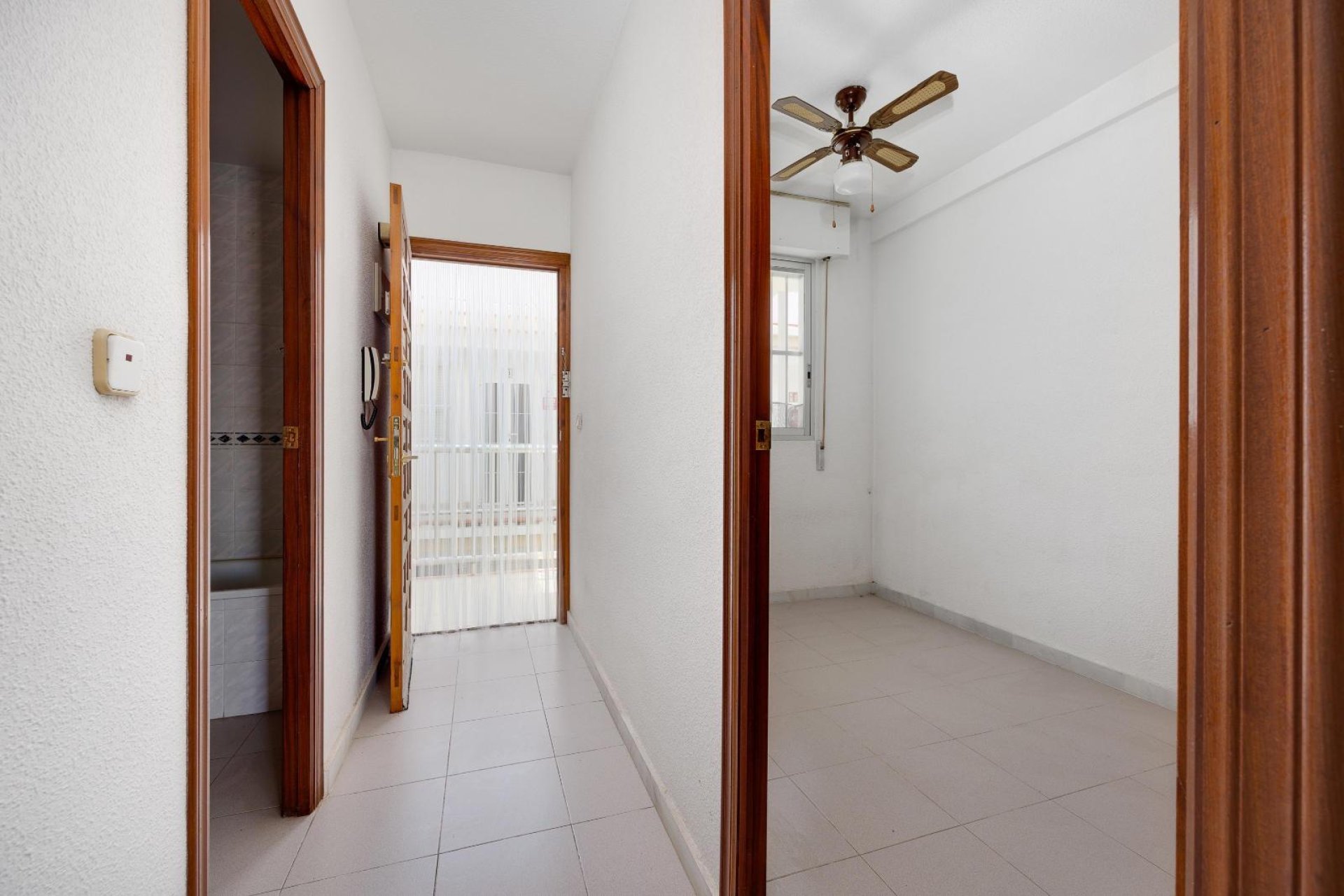 Segunda mano - Apartamento -
Torrevieja - La Mata Pueblo