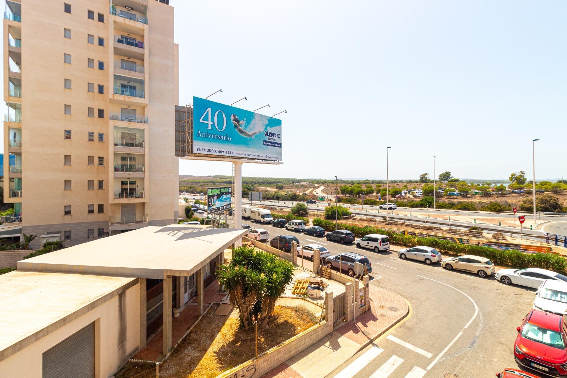 Segunda mano - Apartamento -
Torrevieja - La Mata Pueblo