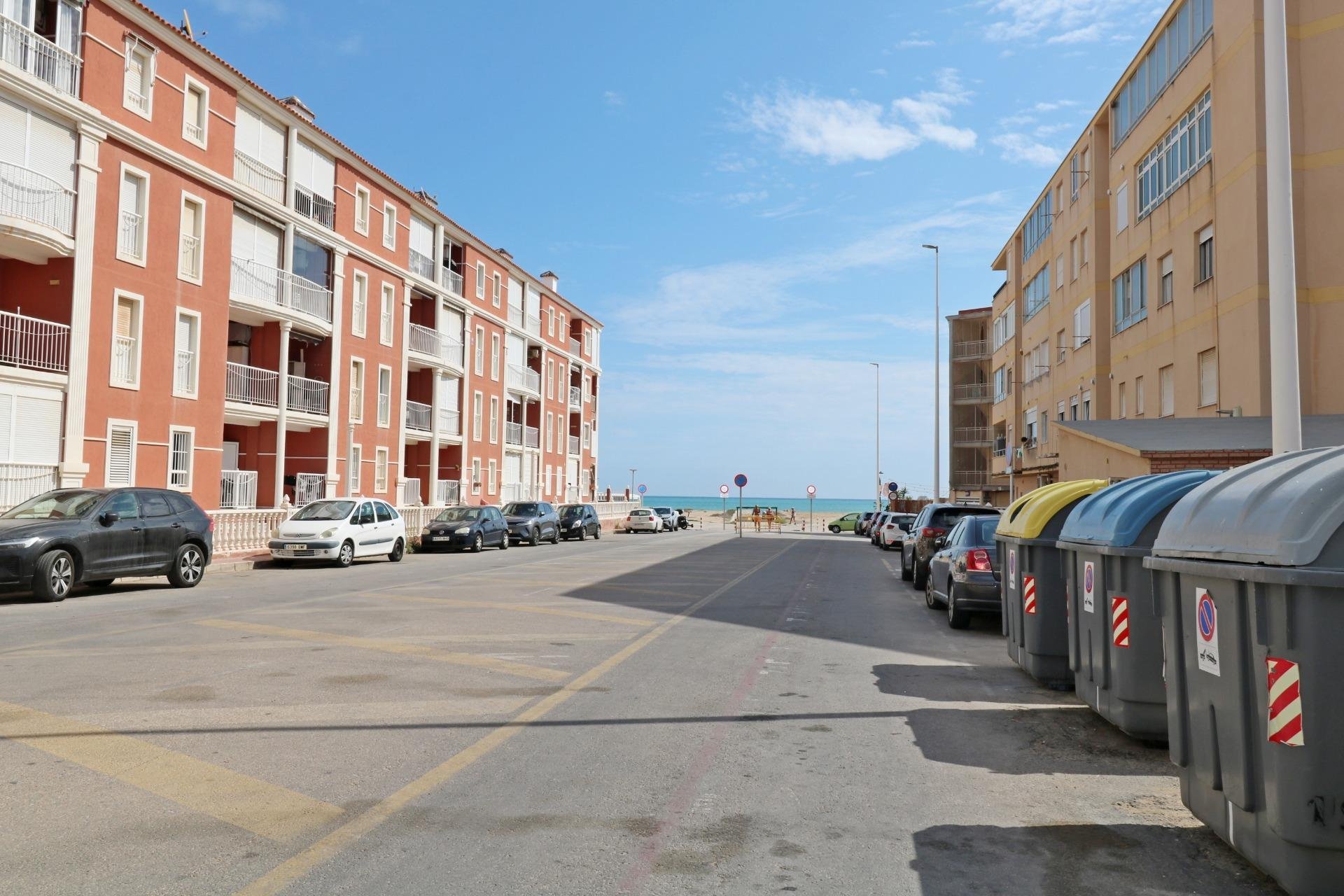 Segunda mano - Apartamento -
Torrevieja - La Mata Pueblo