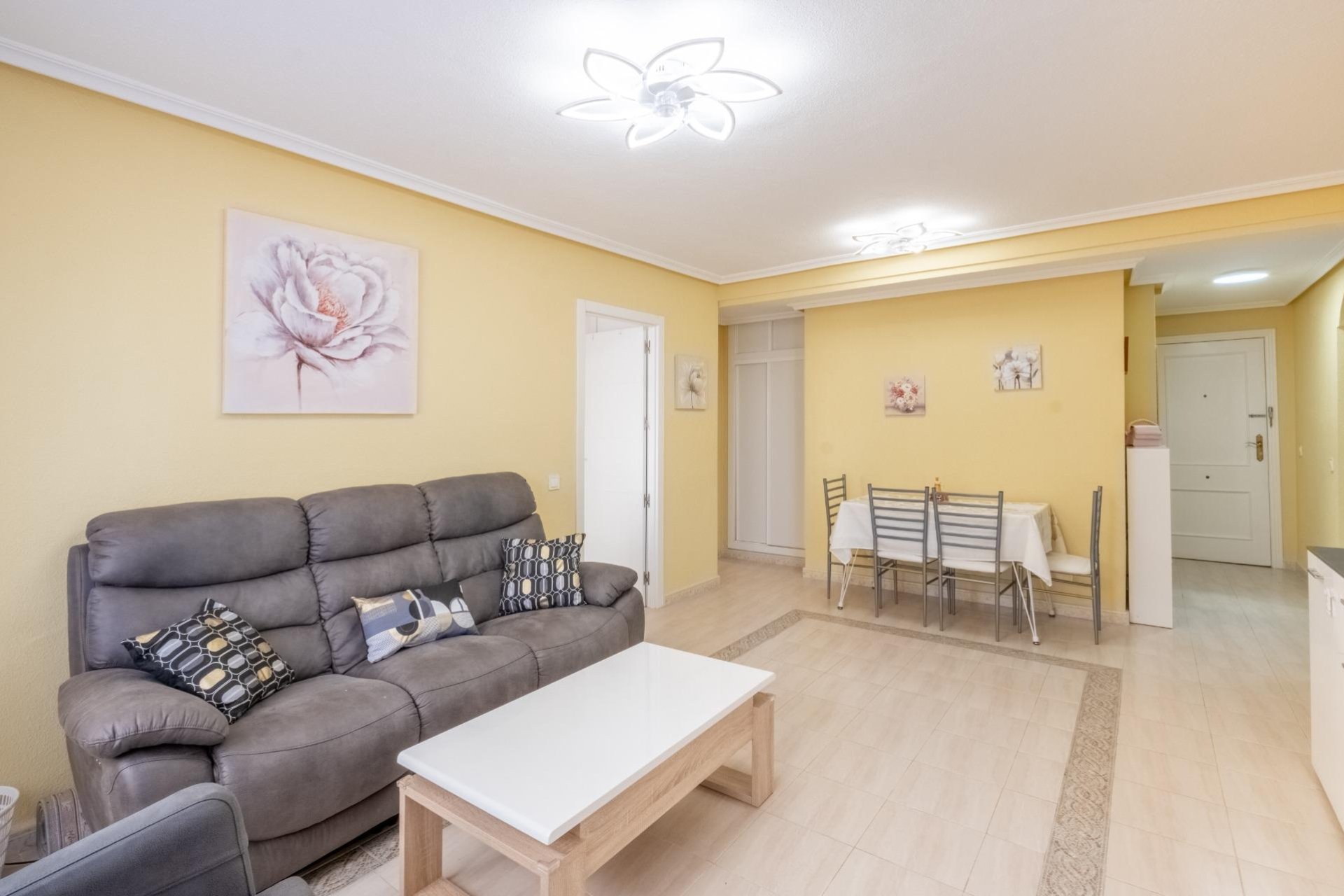 Segunda mano - Apartamento -
Torrevieja - La Mata