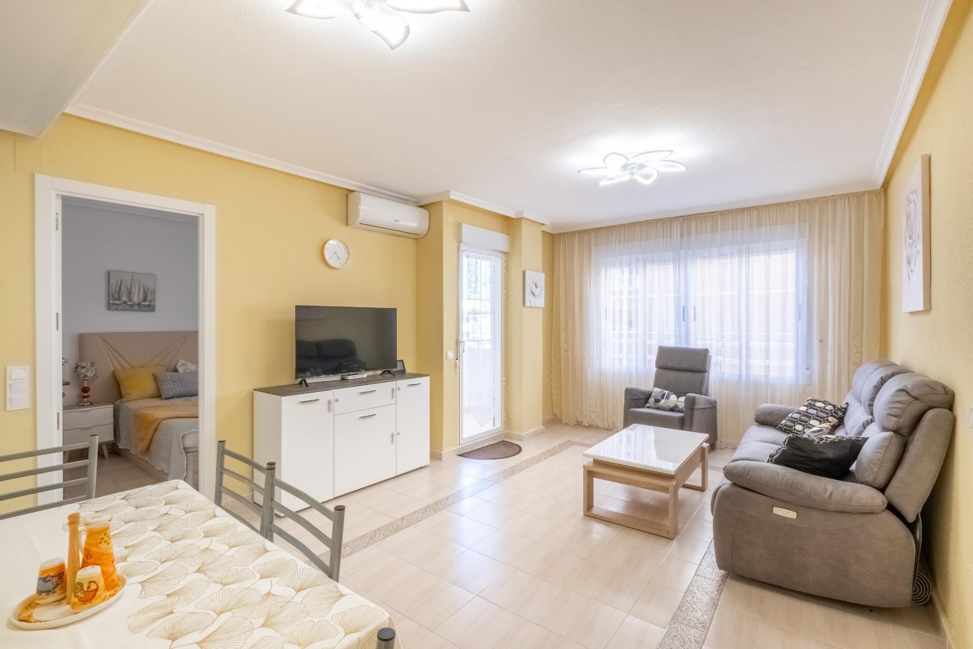 Segunda mano - Apartamento -
Torrevieja - La Mata