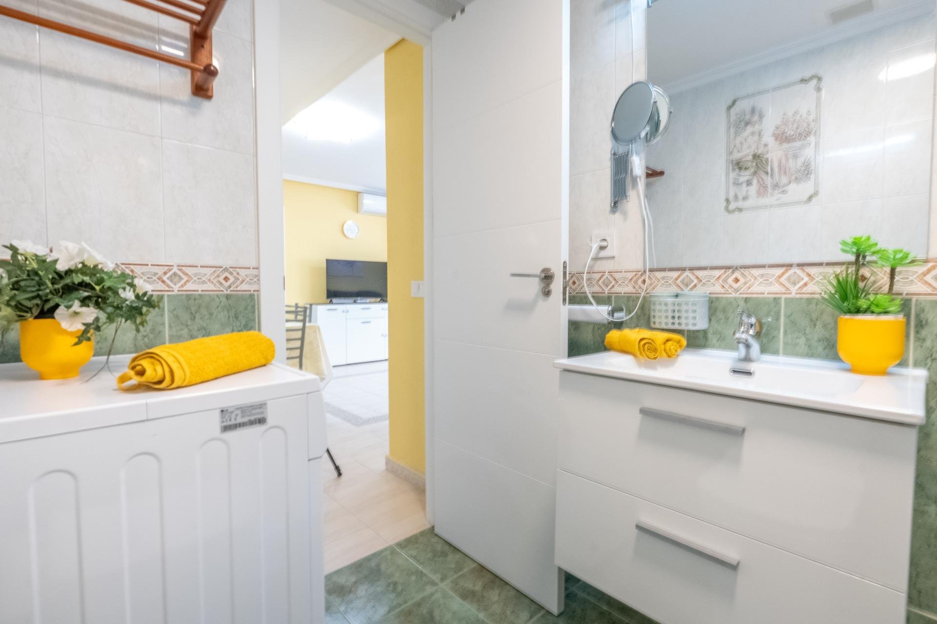 Segunda mano - Apartamento -
Torrevieja - La Mata