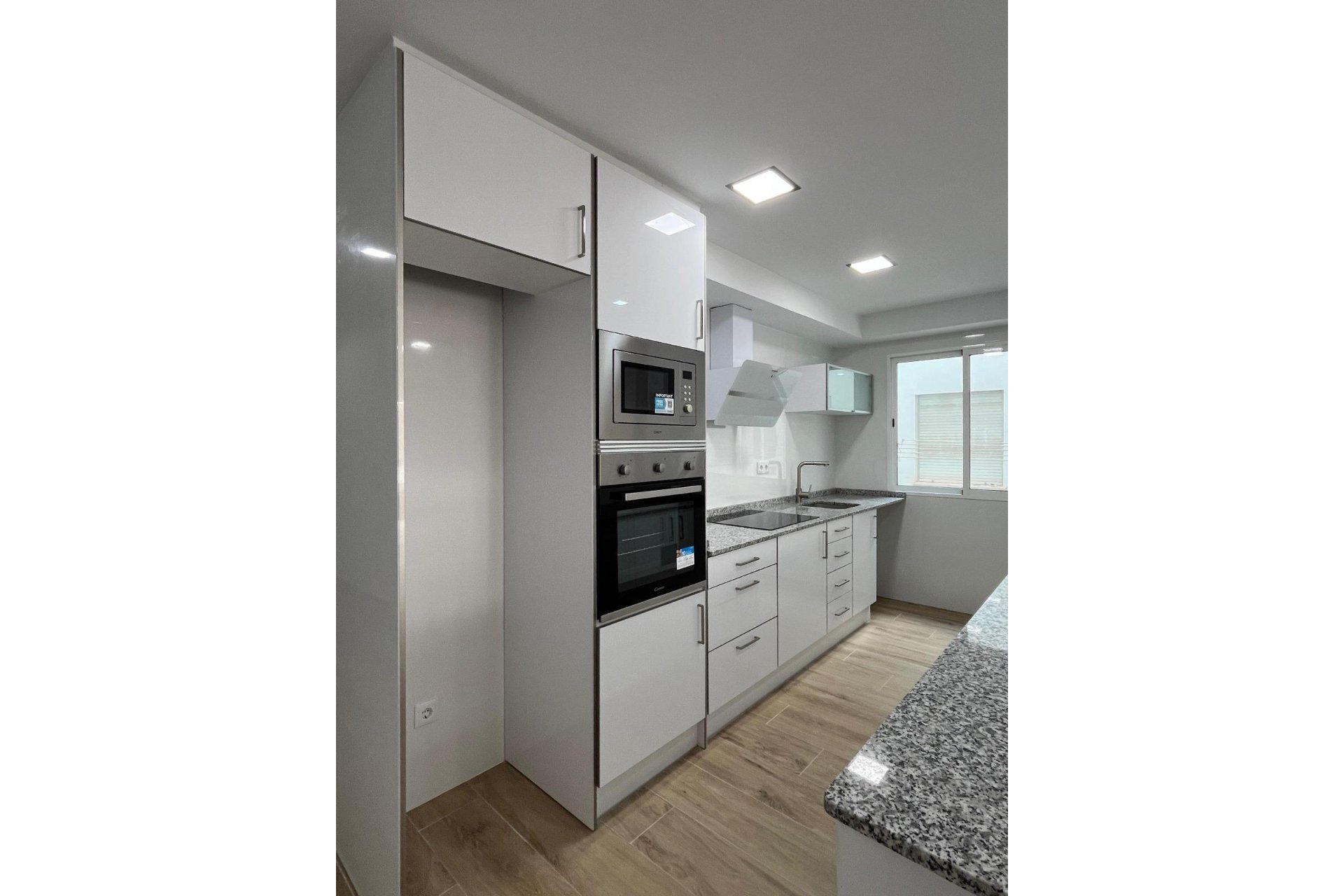 Segunda mano - Apartamento -
Torrevieja - La Mata