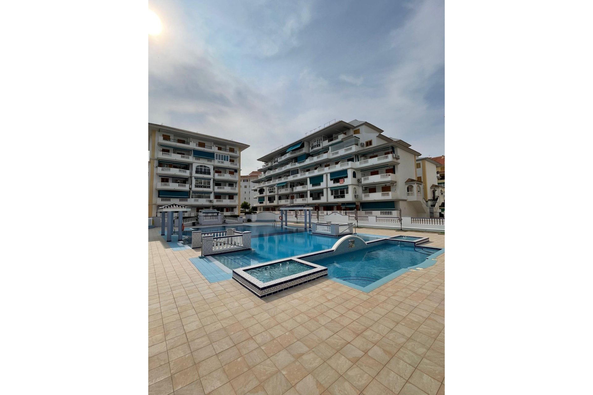 Segunda mano - Apartamento -
Torrevieja - La Mata