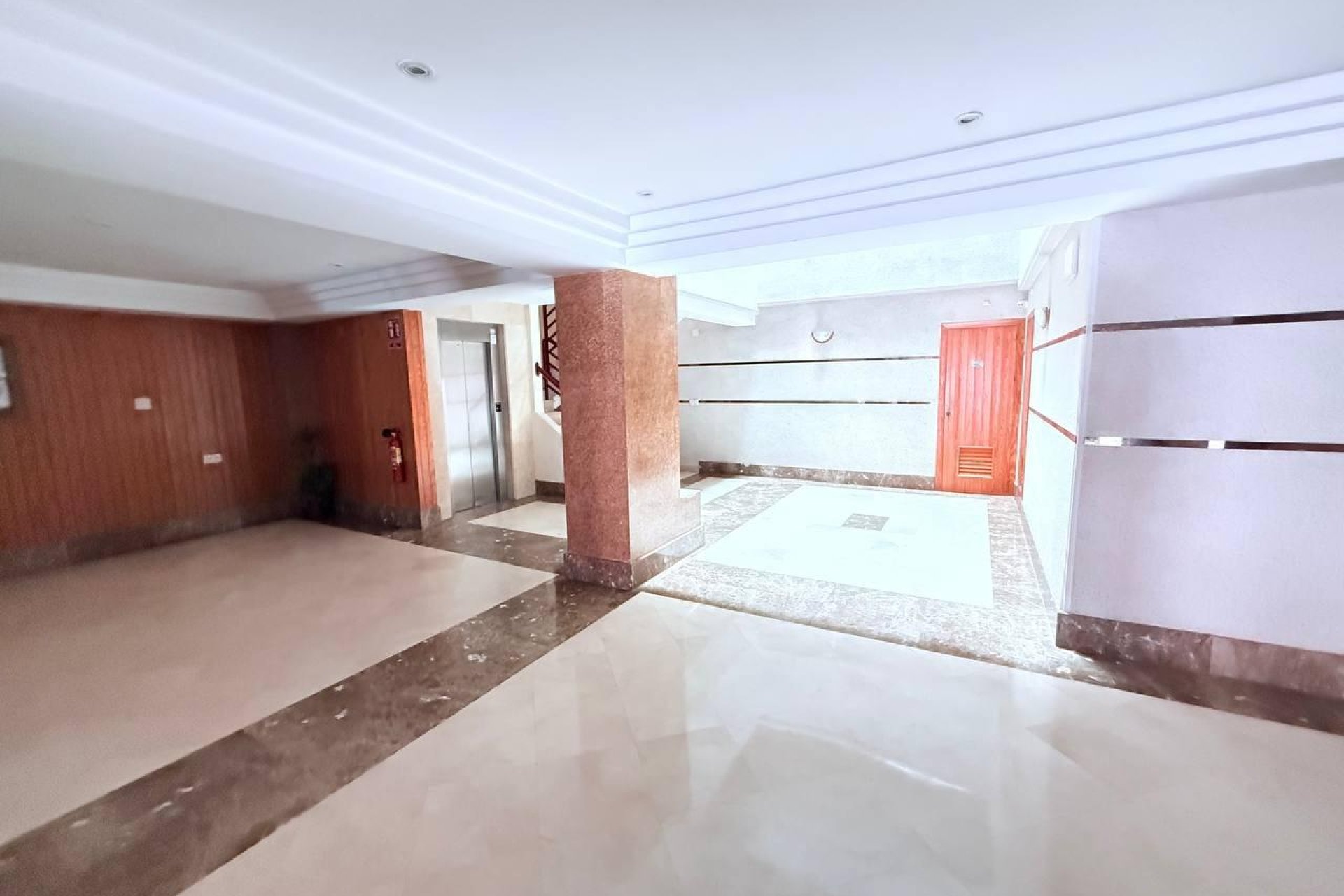 Segunda mano - Apartamento -
Torrevieja - La Mata