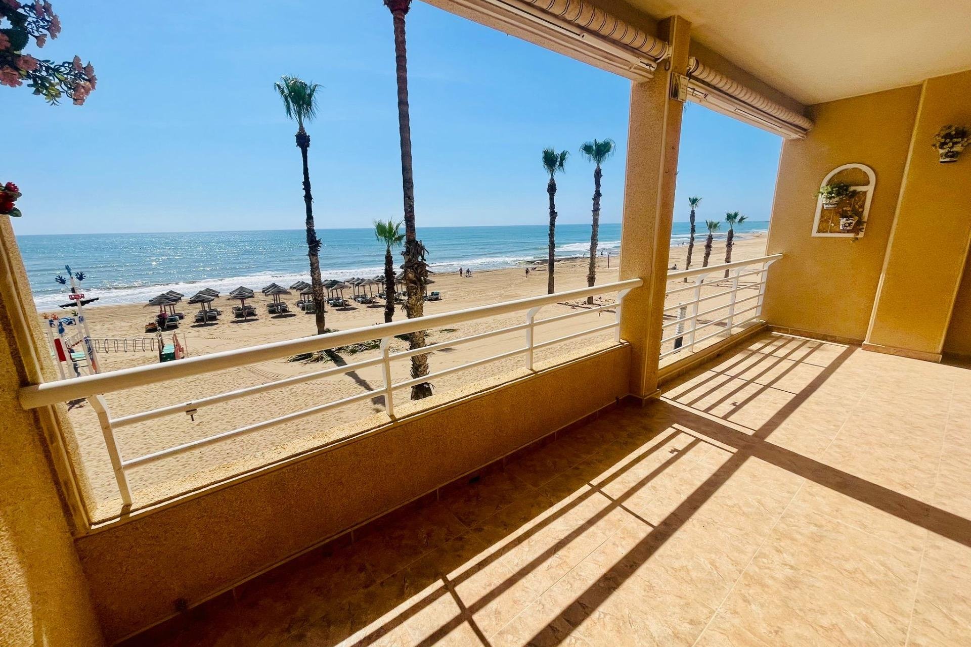 Segunda mano - Apartamento -
Torrevieja - La Mata