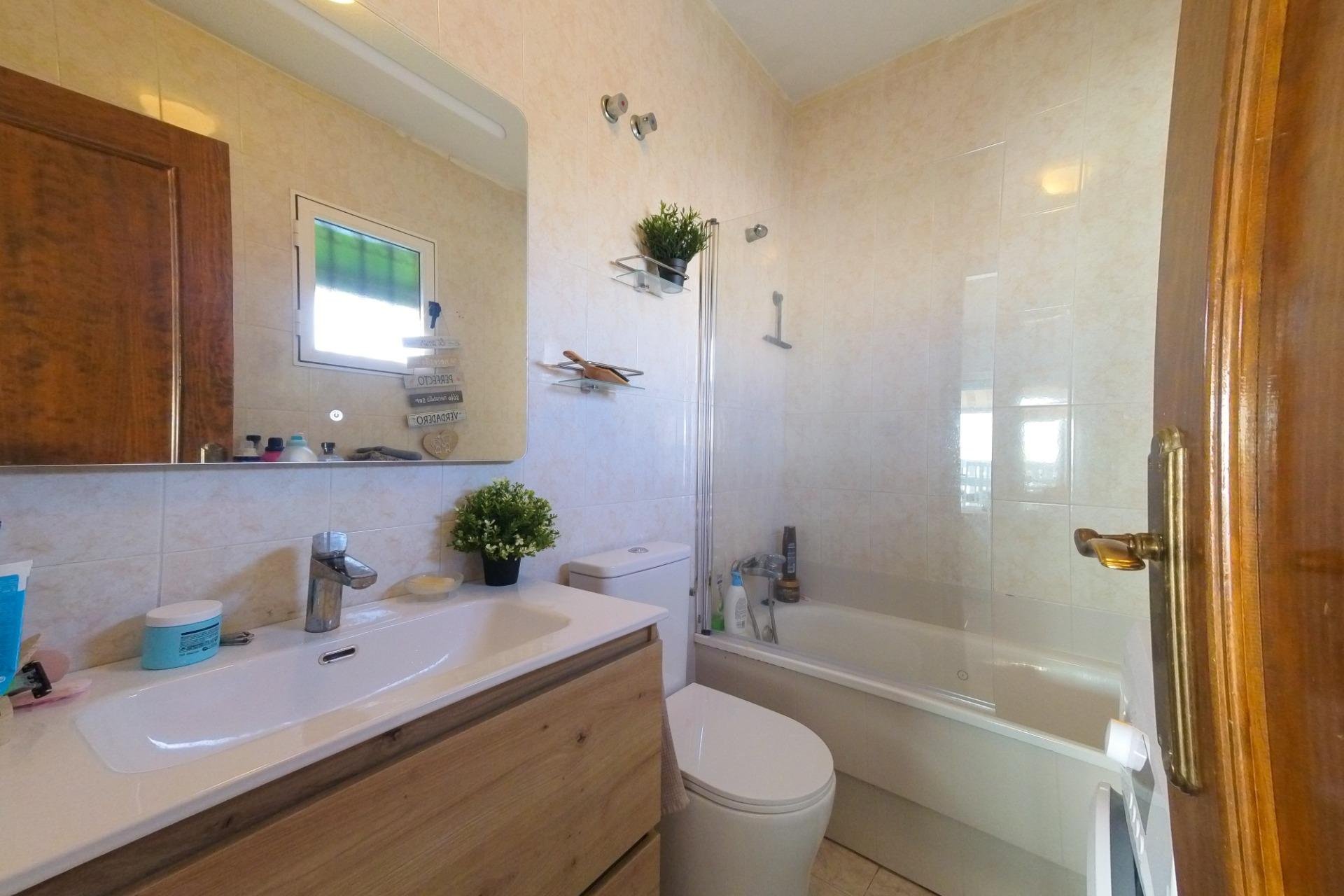 Segunda mano - Apartamento -
Torrevieja - La Mata