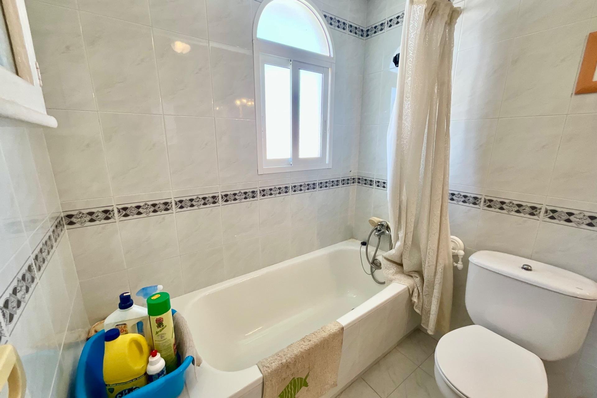 Segunda mano - Apartamento -
Torrevieja - La Mata