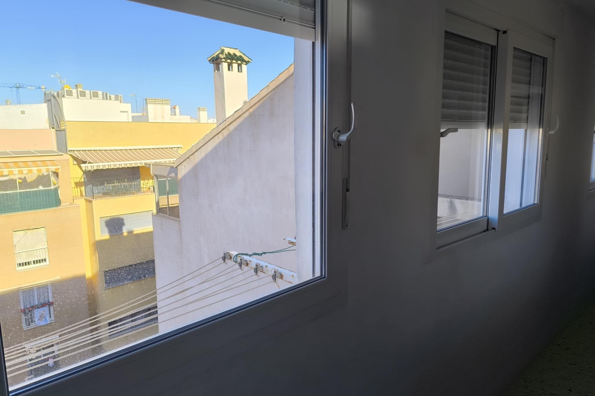 Segunda mano - Apartamento -
Torrevieja - Las Piscinas Naturales