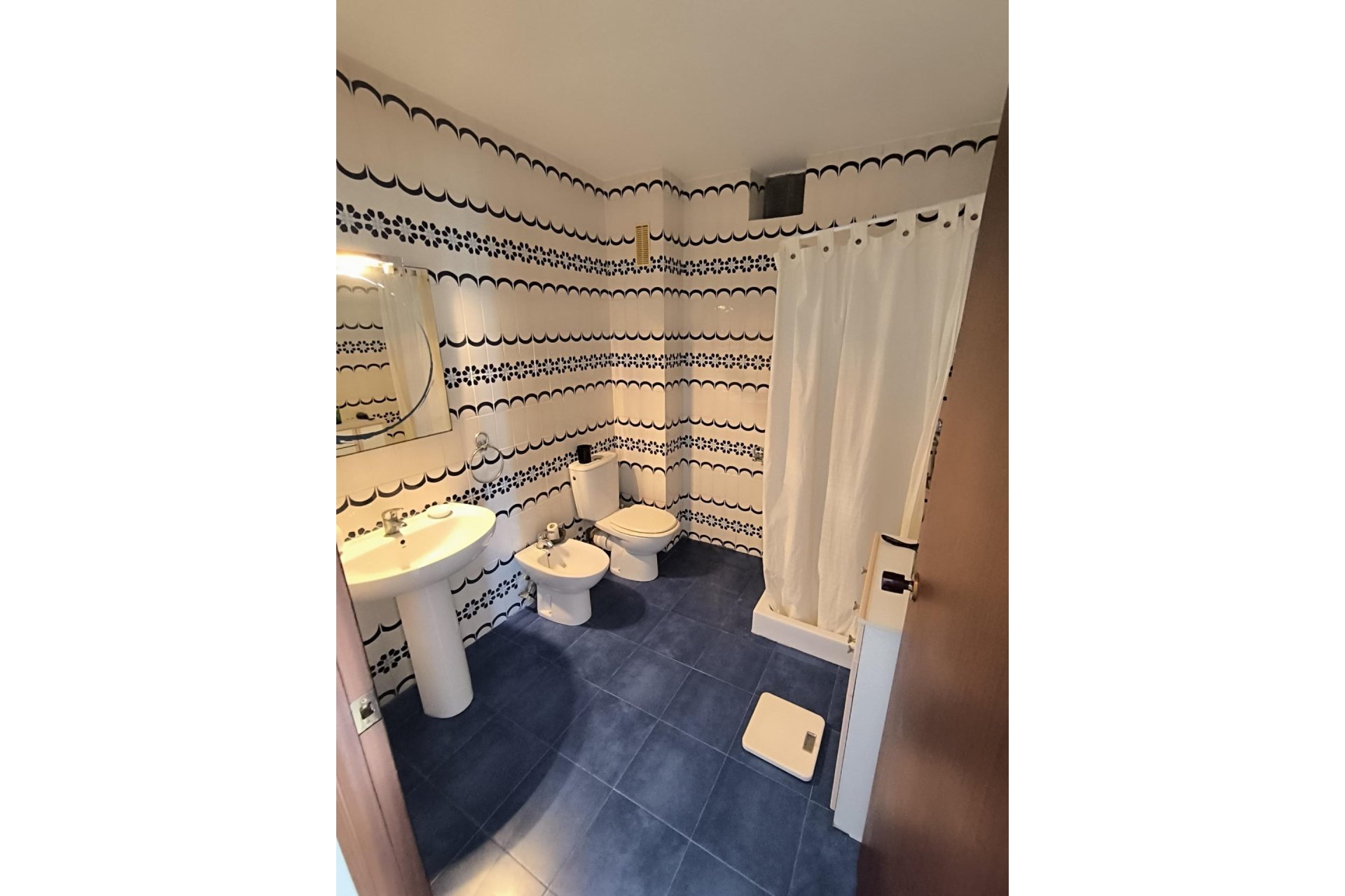 Segunda mano - Apartamento -
Torrevieja - Las Piscinas Naturales