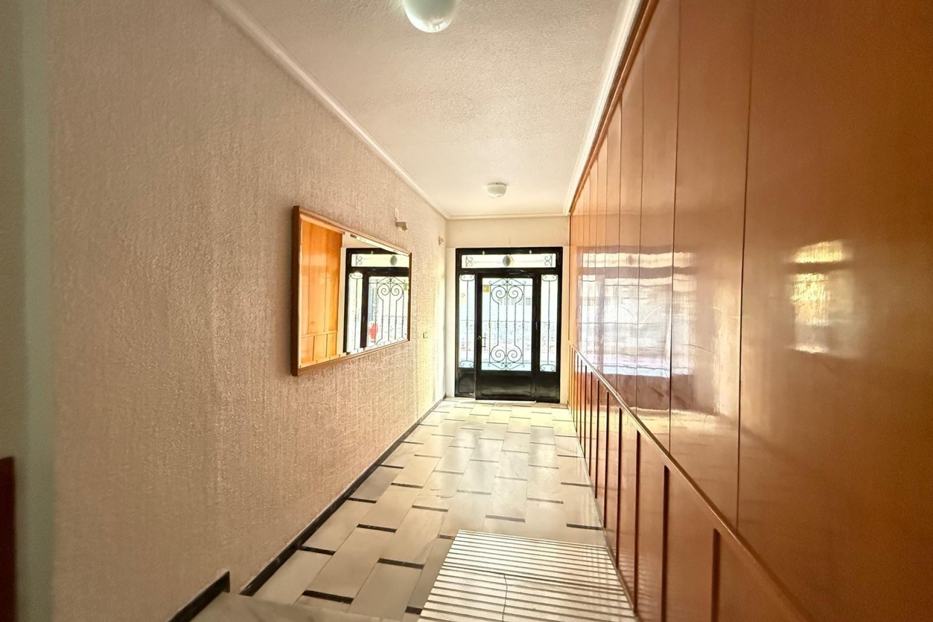 Segunda mano - Apartamento -
Torrevieja - Las Piscinas Naturales