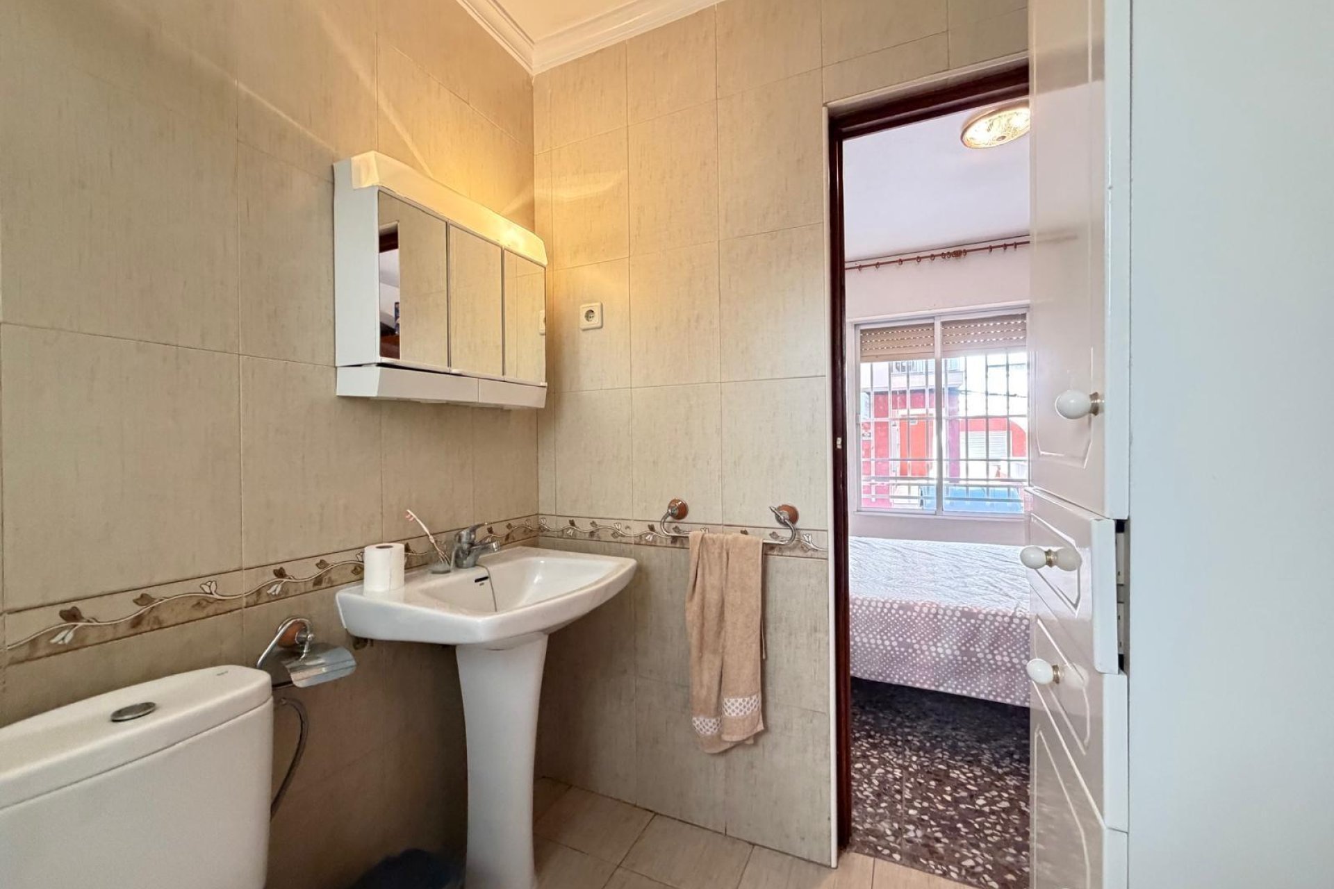 Segunda mano - Apartamento -
Torrevieja - Las Piscinas Naturales