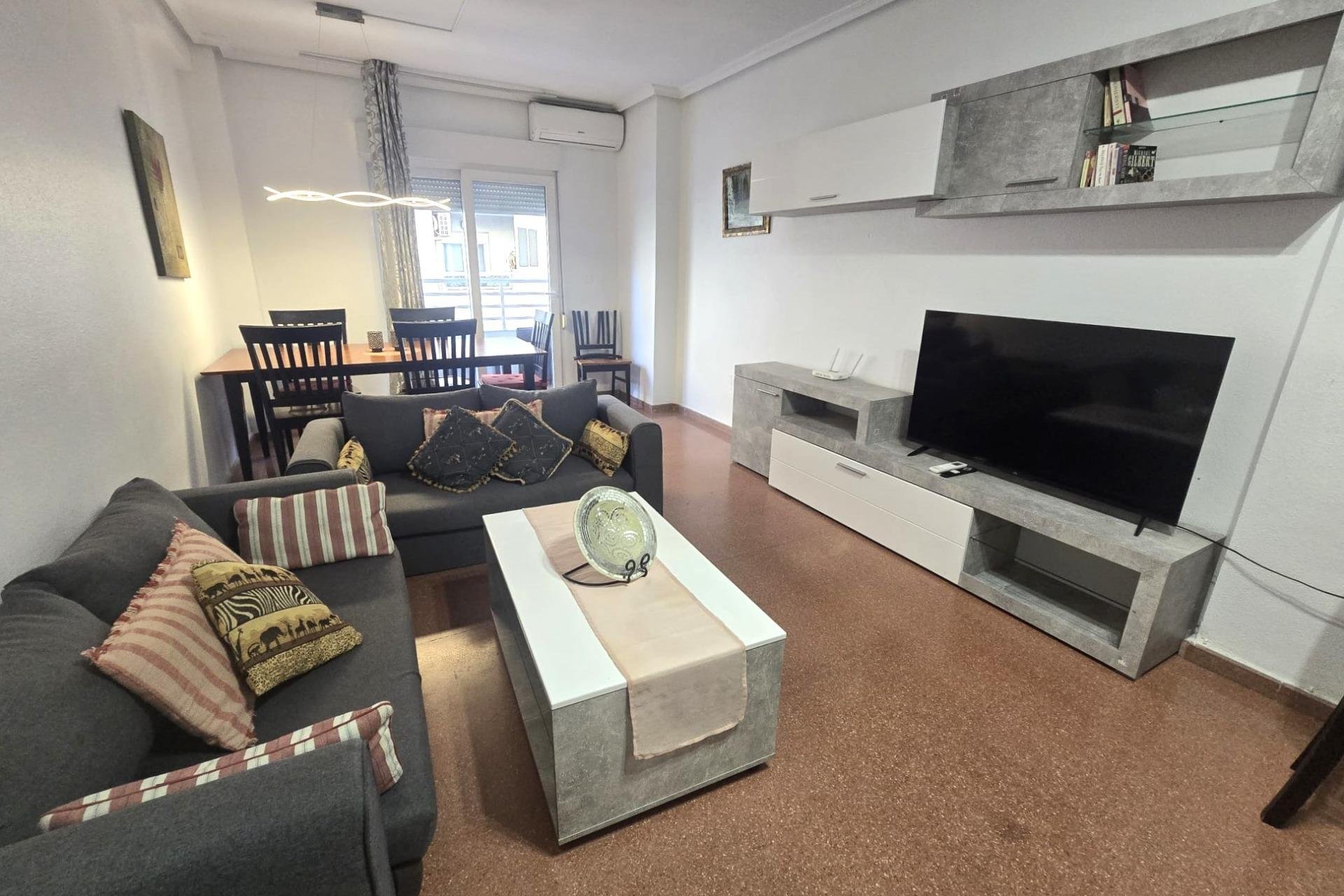 Segunda mano - Apartamento -
Torrevieja - Las Piscinas Naturales