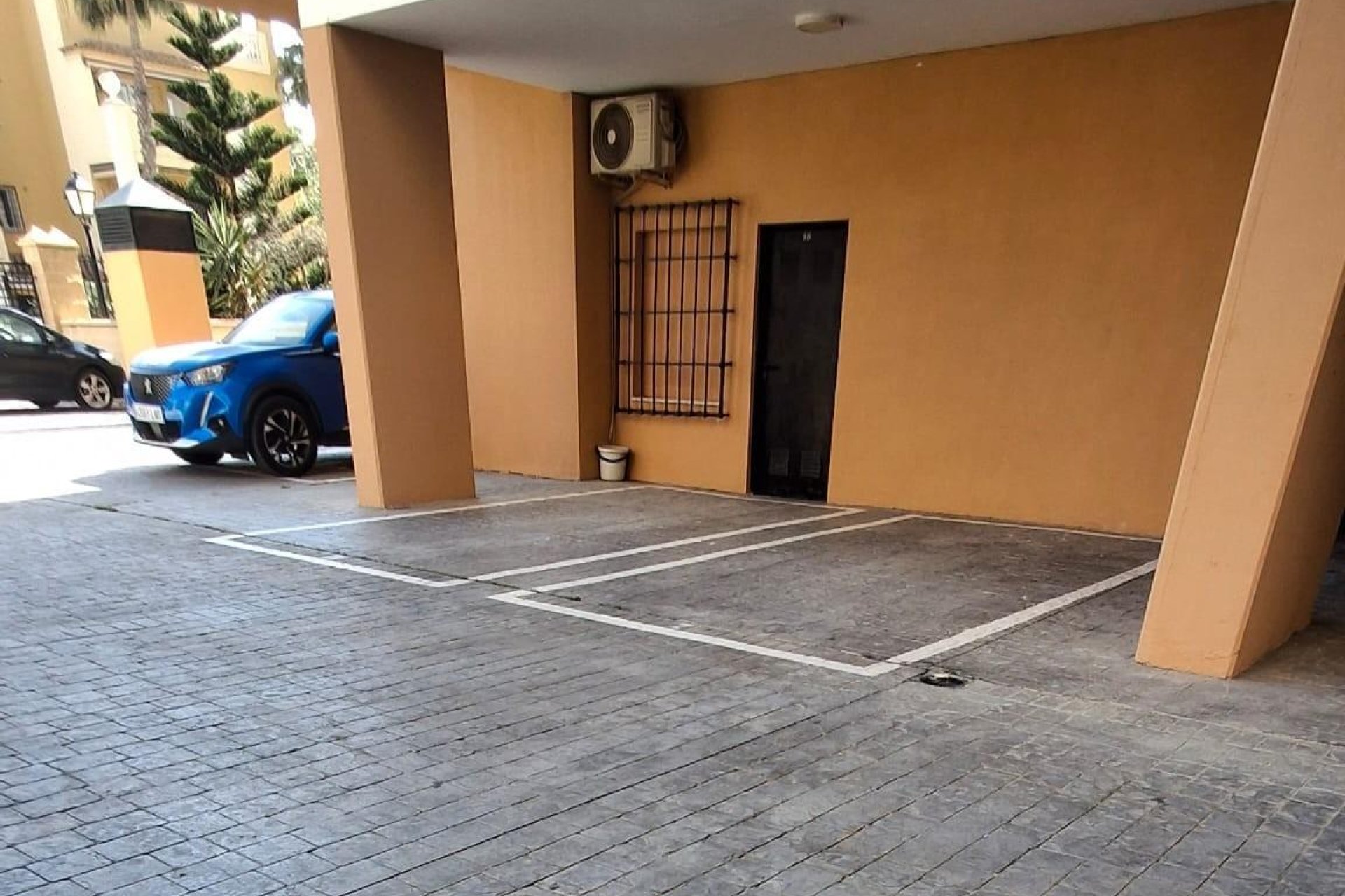 Segunda mano - Apartamento -
Torrevieja - Los Frutales