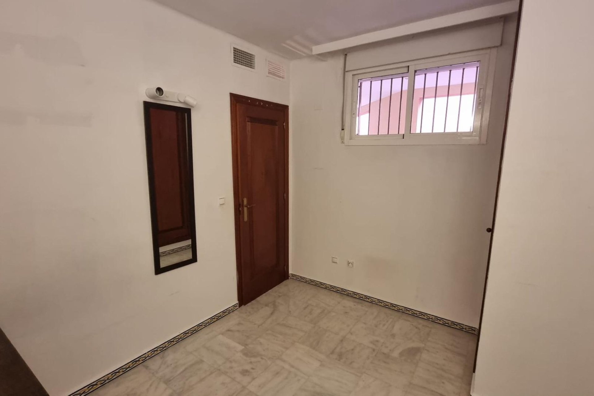 Segunda mano - Apartamento -
Torrevieja - Los Frutales