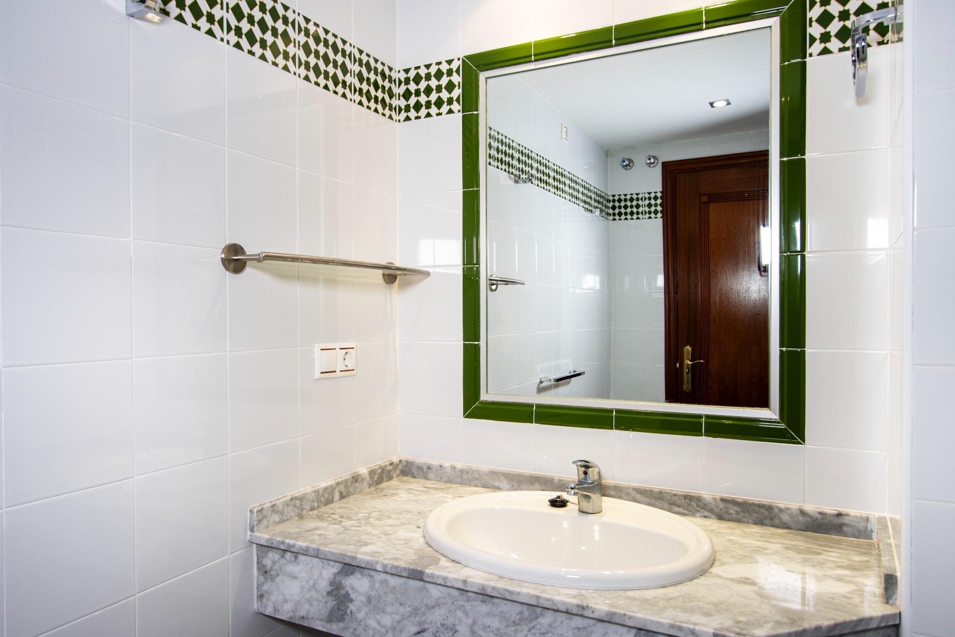 Segunda mano - Apartamento -
Torrevieja - Los Frutales