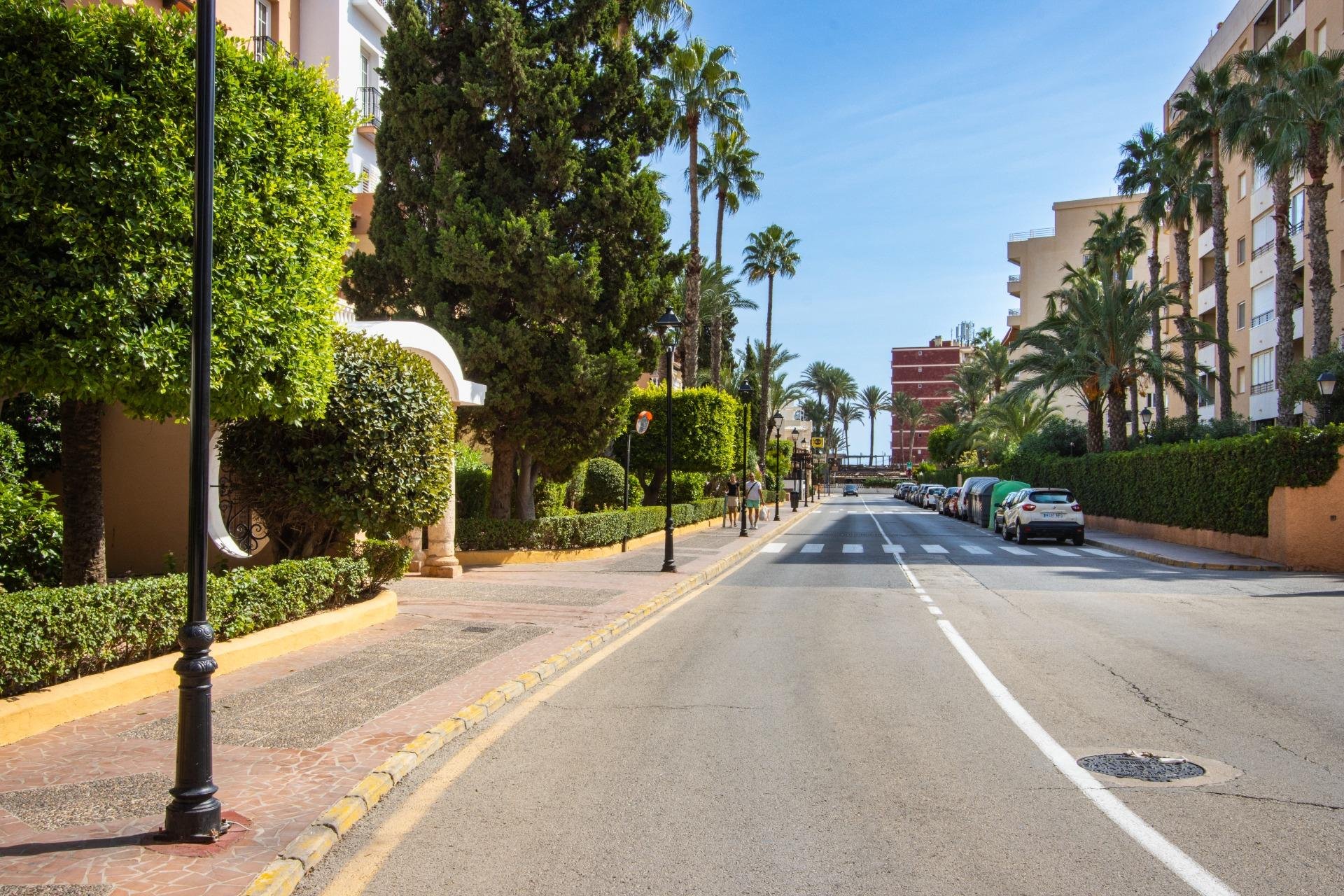 Segunda mano - Apartamento -
Torrevieja - Los Frutales