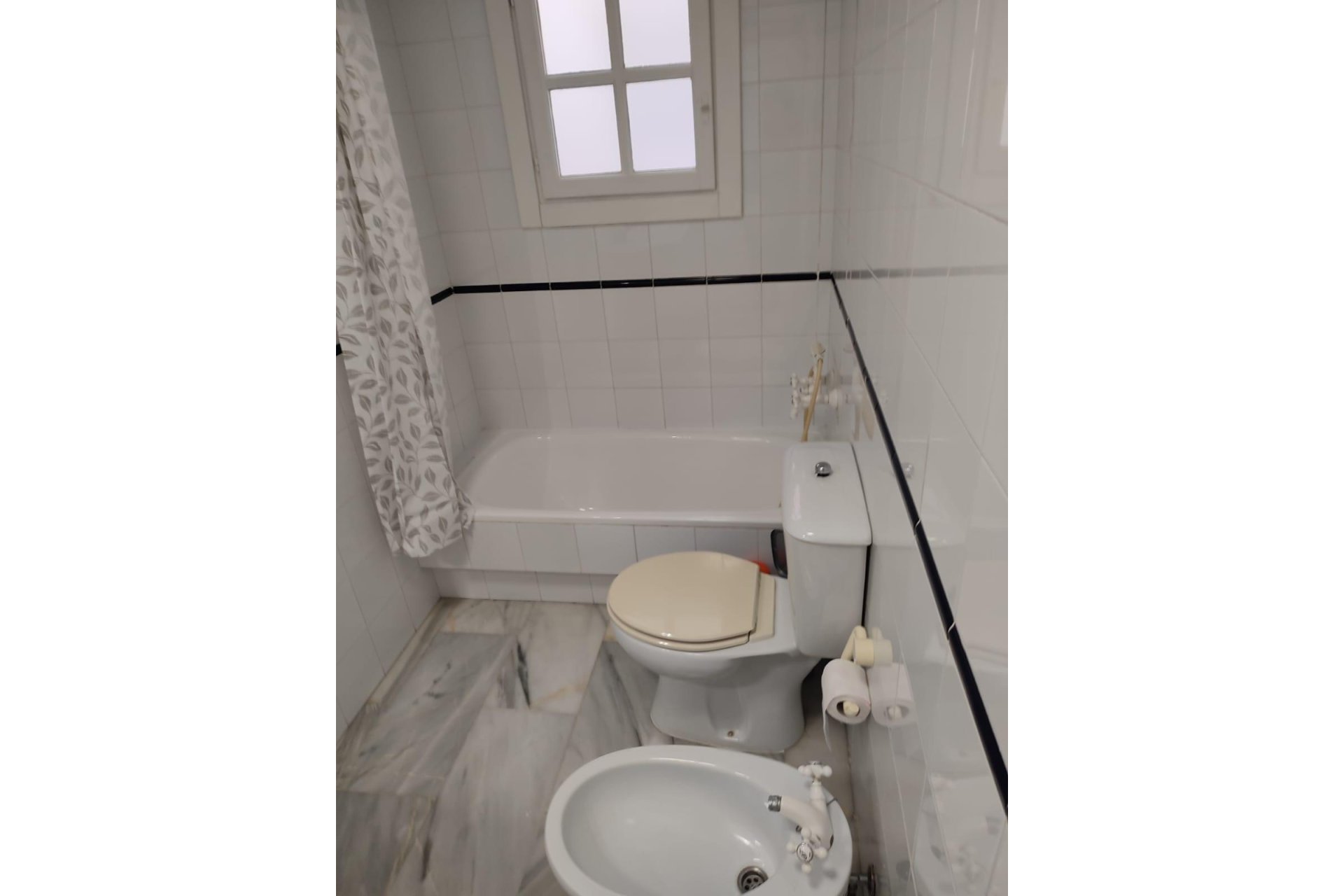 Segunda mano - Apartamento -
Torrevieja - Los Frutales