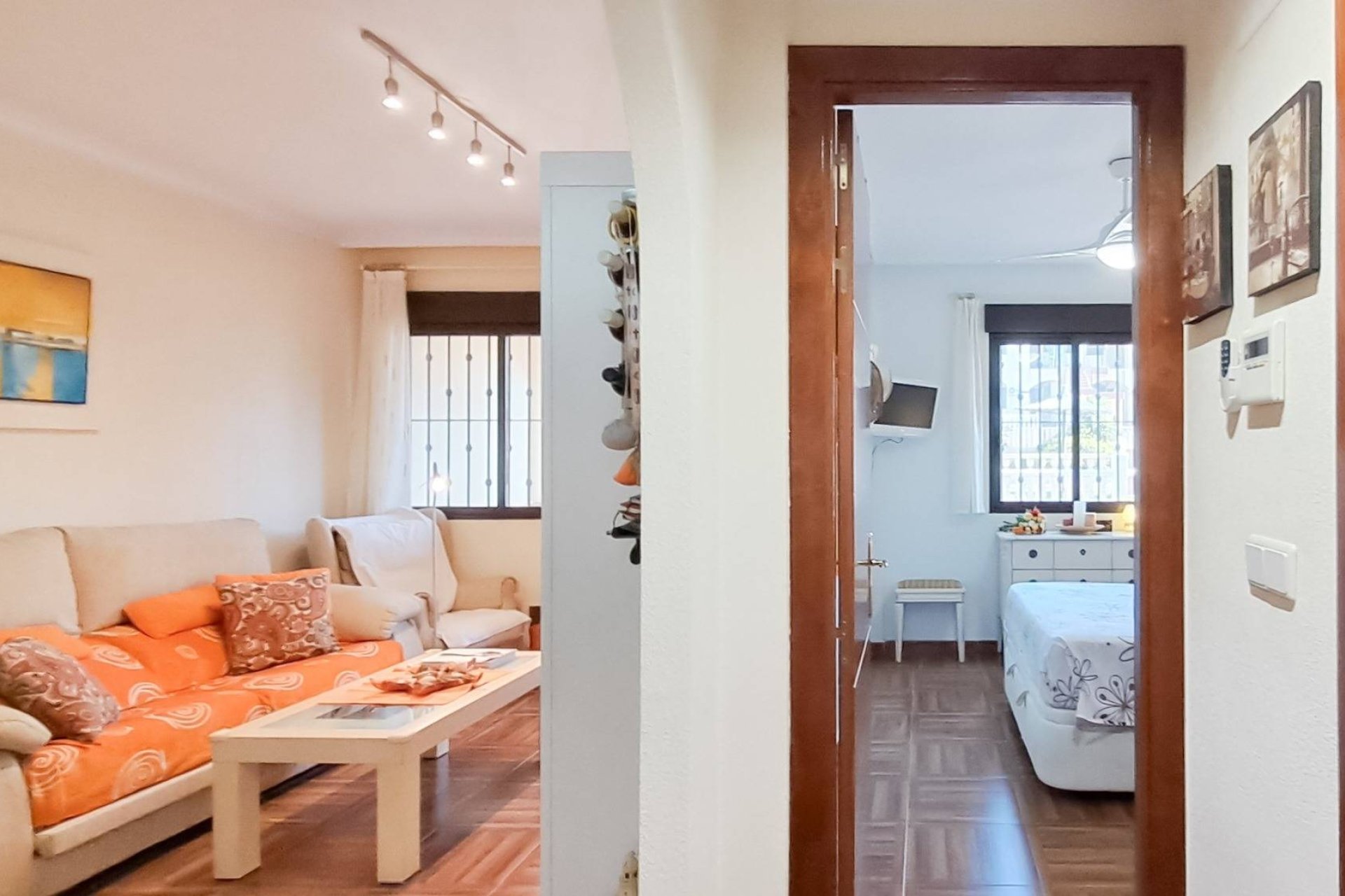 Segunda mano - Apartamento -
Torrevieja - Parque Acuático - Sector 25