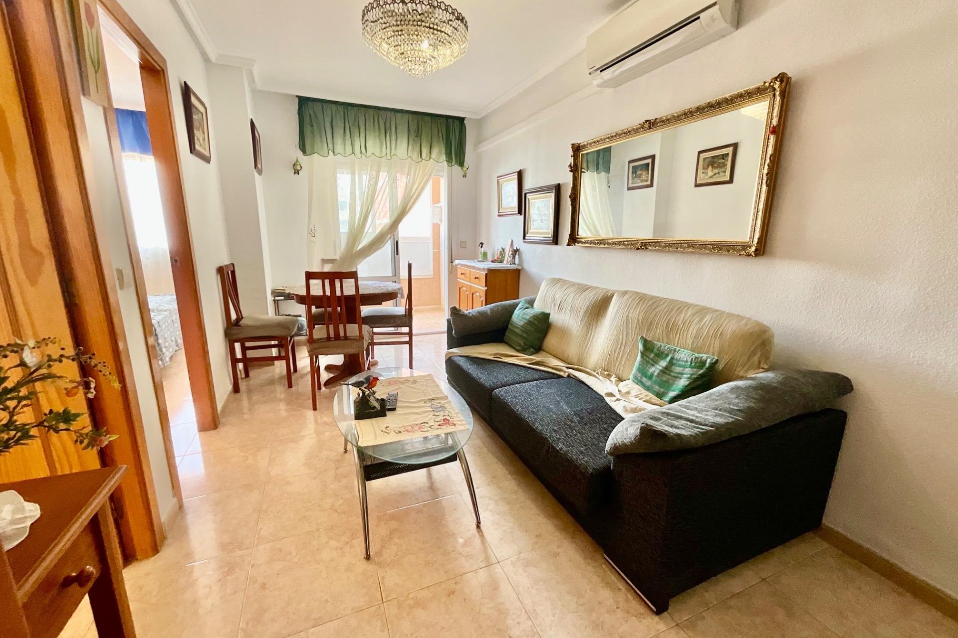 Segunda mano - Apartamento -
Torrevieja - PARQUE DE LAS NACIONES
