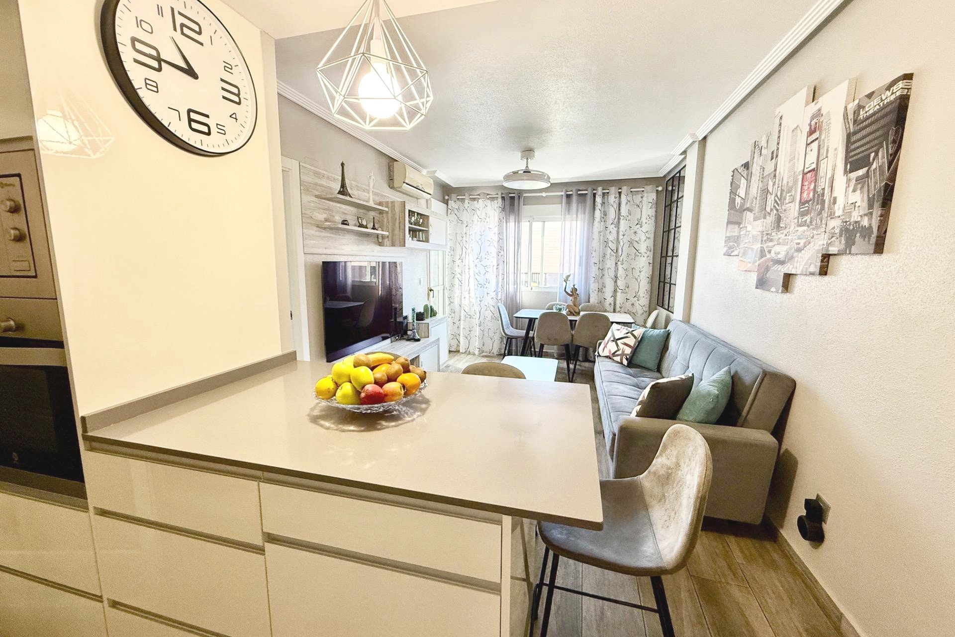 Segunda mano - Apartamento -
Torrevieja - PARQUE DE LAS NACIONES