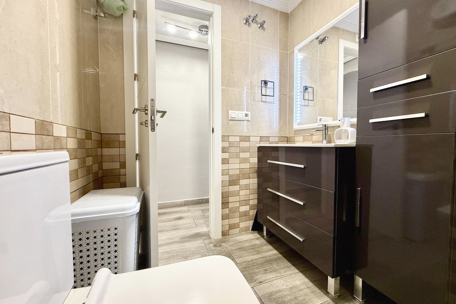 Segunda mano - Apartamento -
Torrevieja - PARQUE DE LAS NACIONES