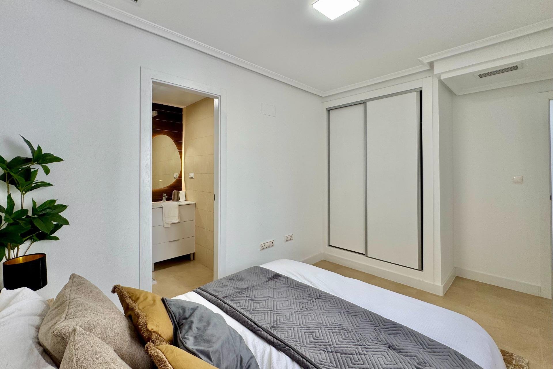 Segunda mano - Apartamento -
Torrevieja - PARQUE DE LAS NACIONES