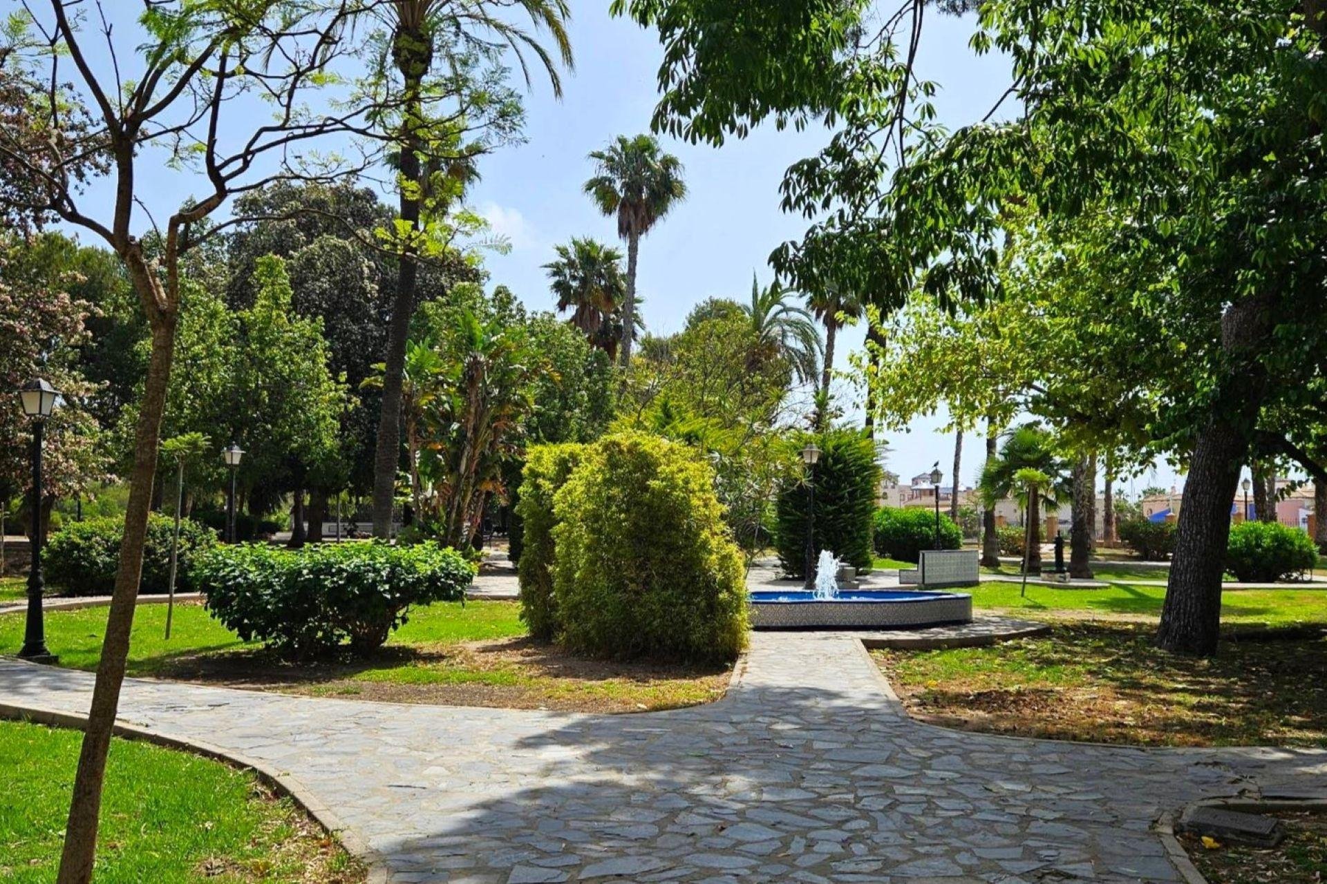 Segunda mano - Apartamento -
Torrevieja - PARQUE DE LAS NACIONES
