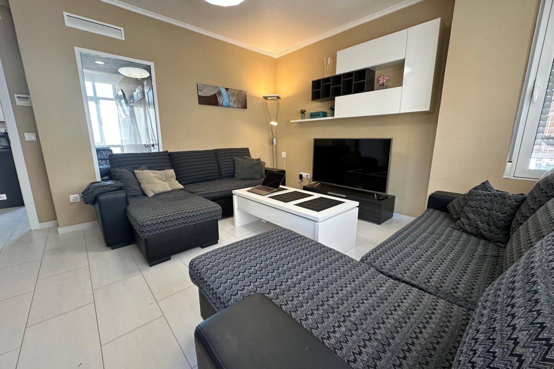 Segunda mano - Apartamento -
Torrevieja - Paseo Maritimo