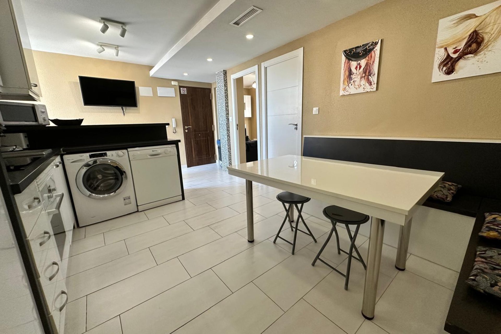 Segunda mano - Apartamento -
Torrevieja - Paseo Maritimo