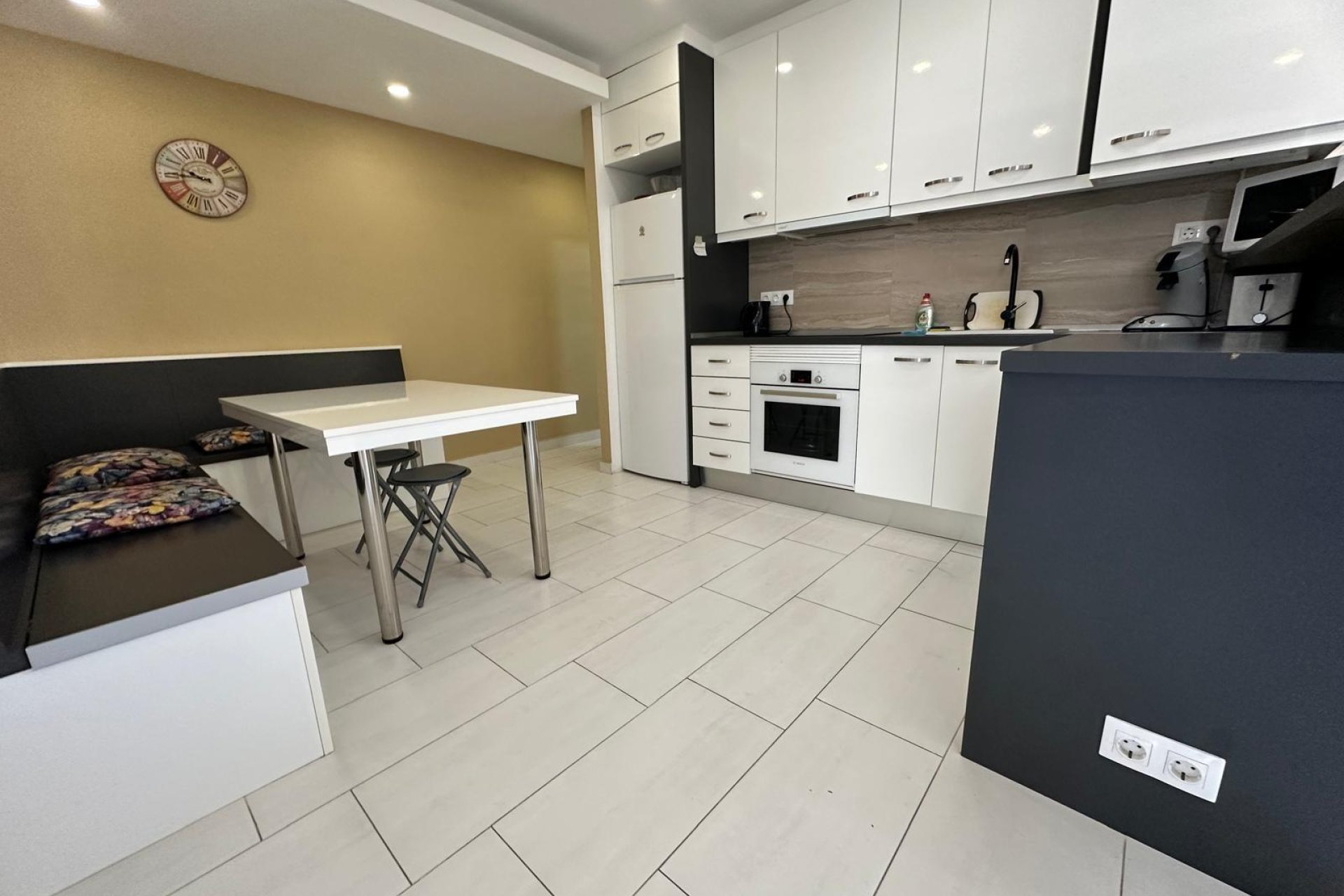 Segunda mano - Apartamento -
Torrevieja - Paseo Maritimo