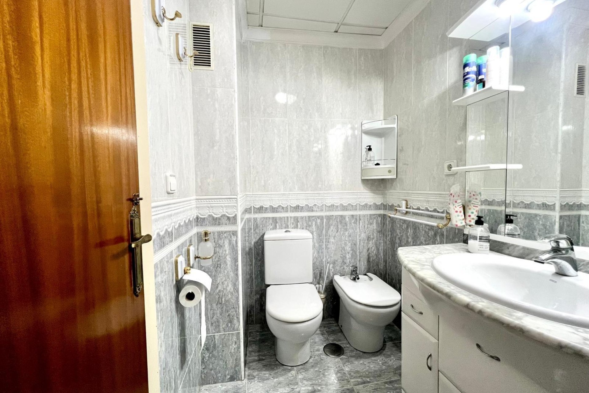 Segunda mano - Apartamento -
Torrevieja - Paseo Maritimo