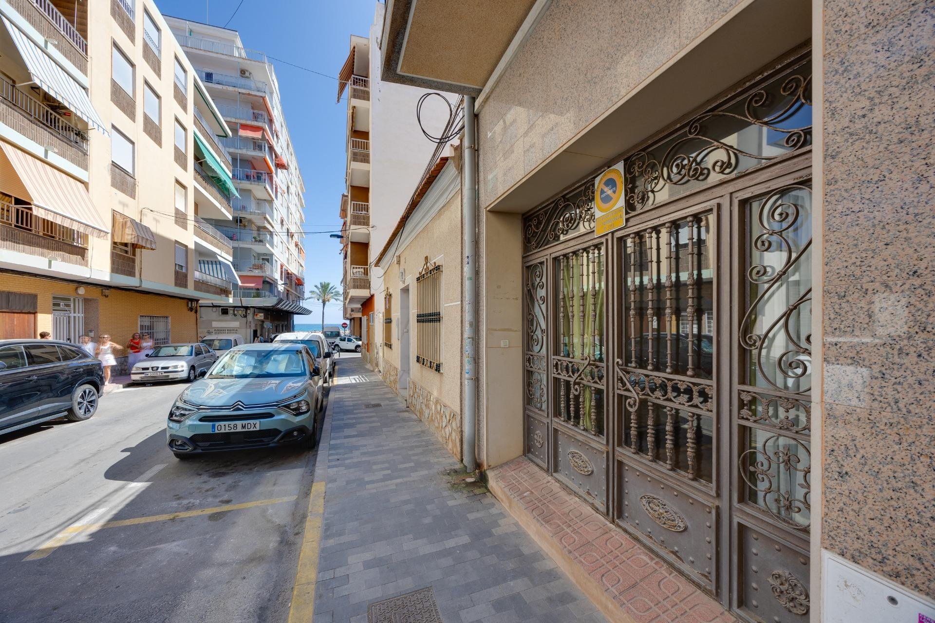 Segunda mano - Apartamento -
Torrevieja - Paseo Maritimo