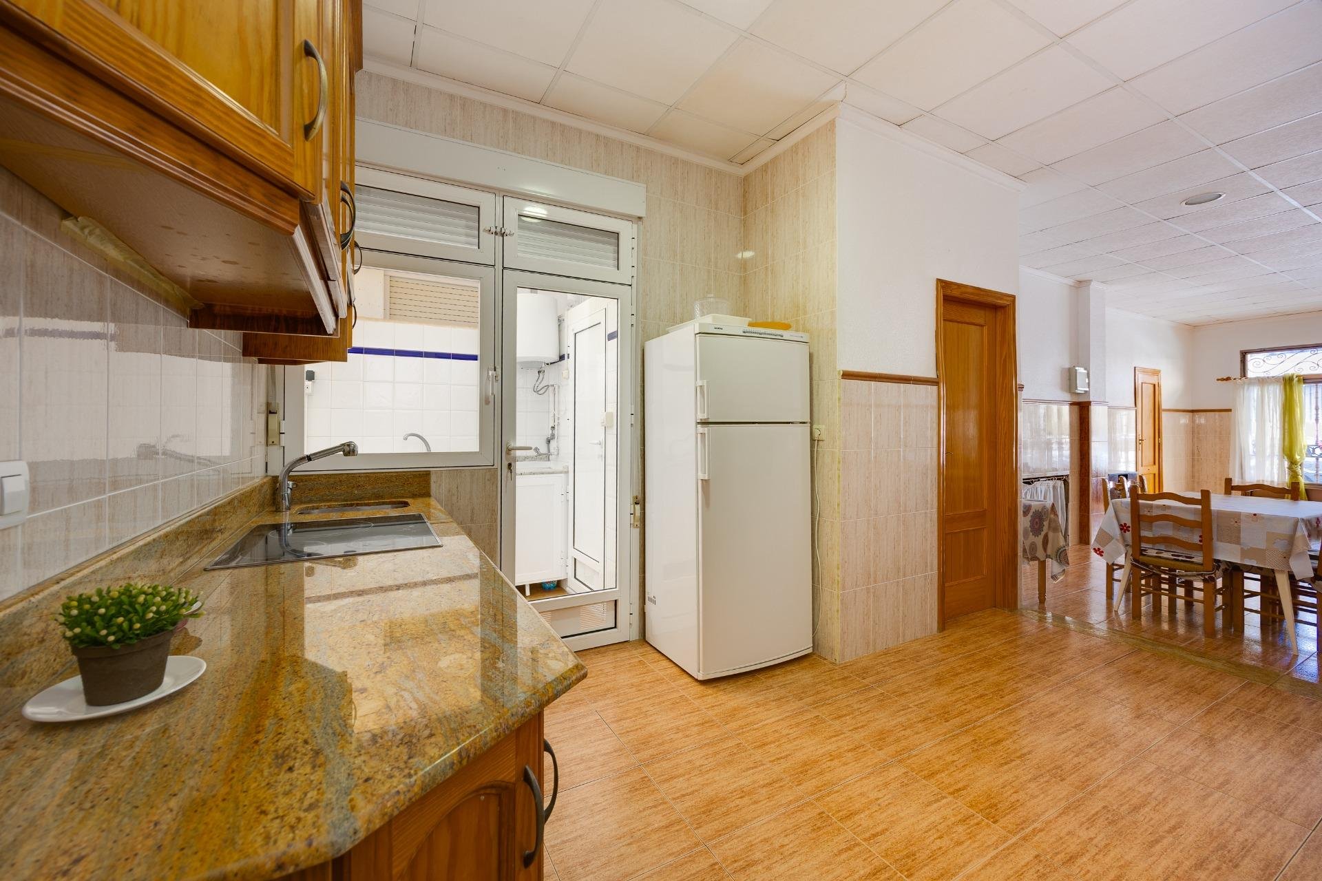 Segunda mano - Apartamento -
Torrevieja - Paseo Maritimo