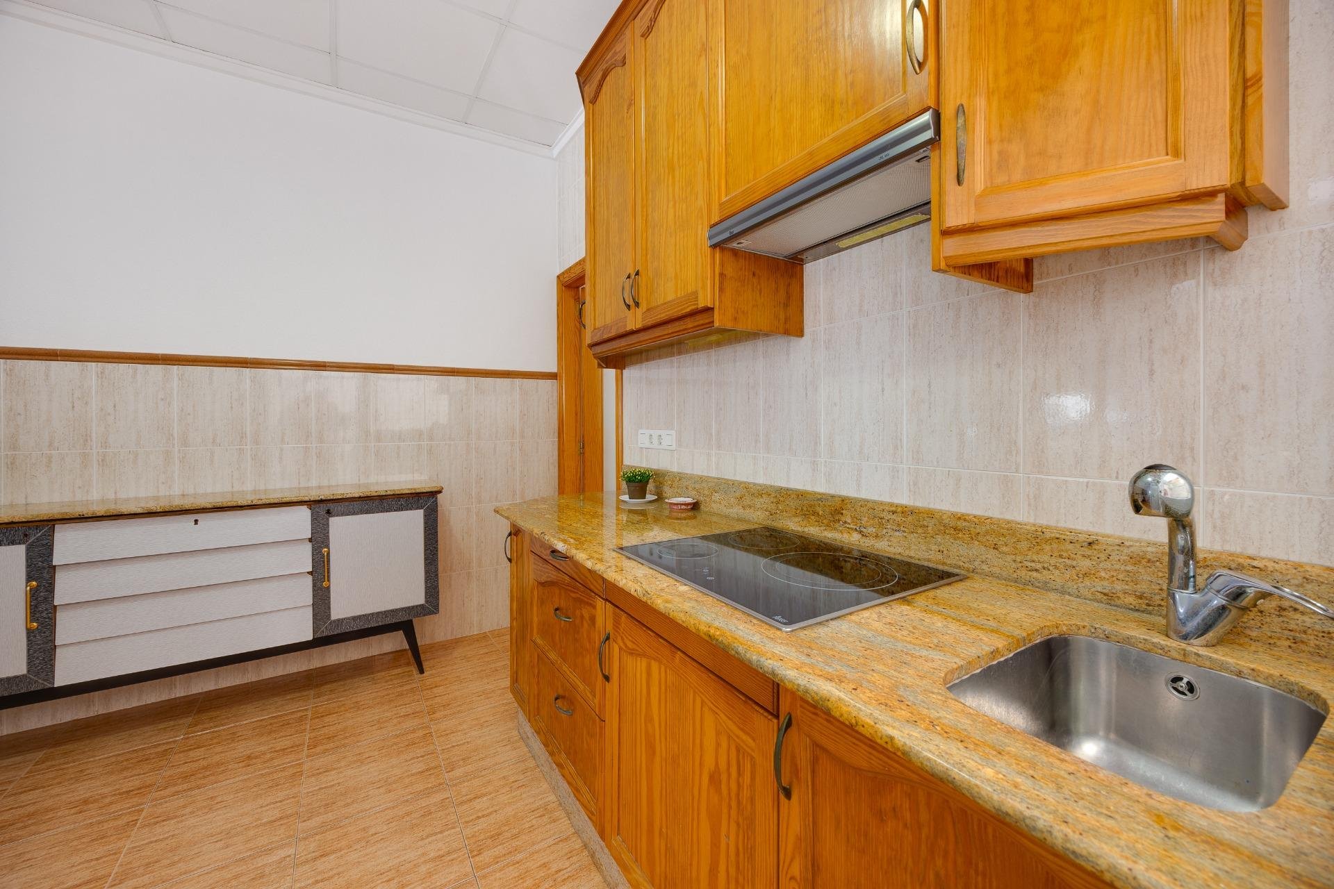 Segunda mano - Apartamento -
Torrevieja - Paseo Maritimo