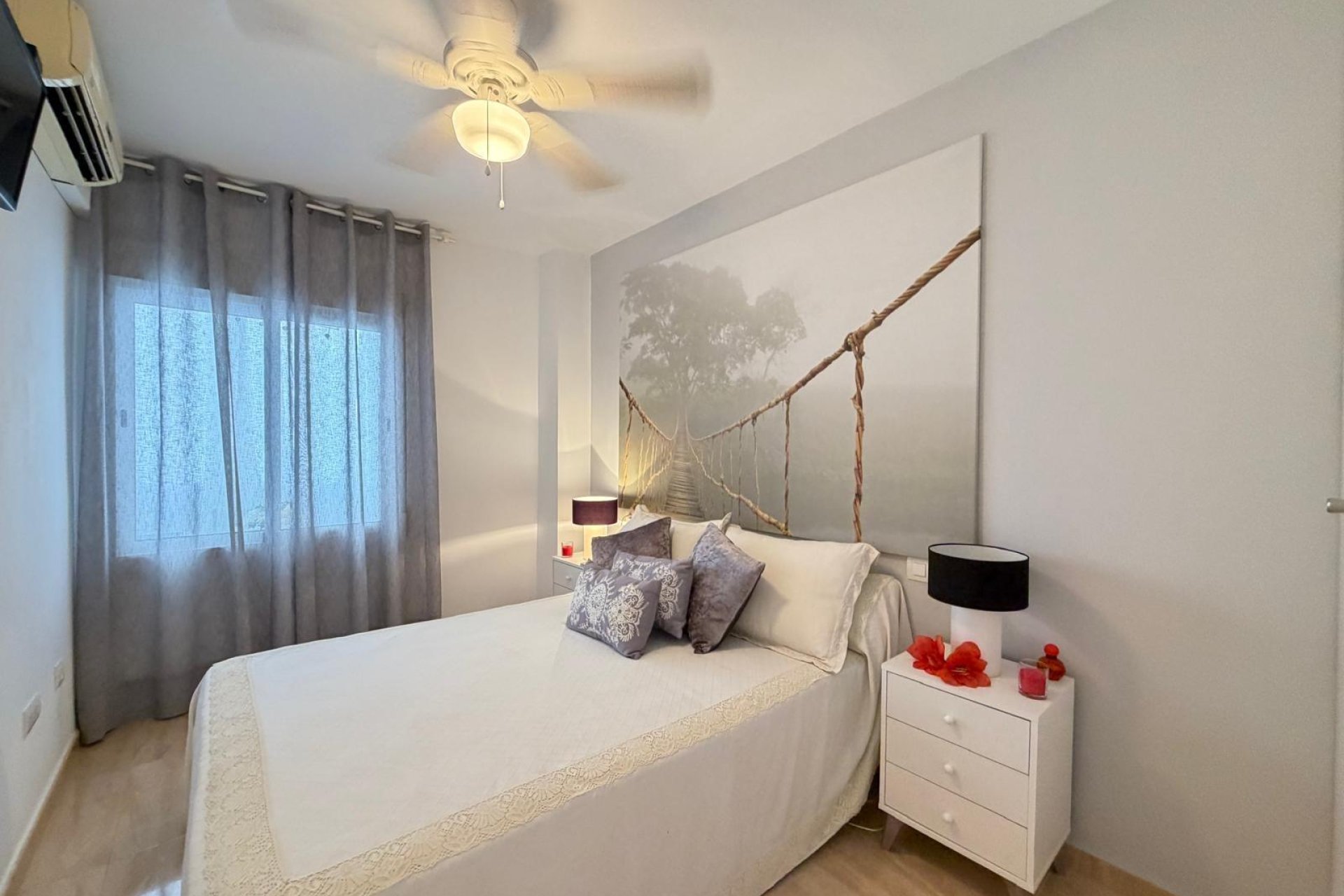 Segunda mano - Apartamento -
Torrevieja - Paseo Maritimo