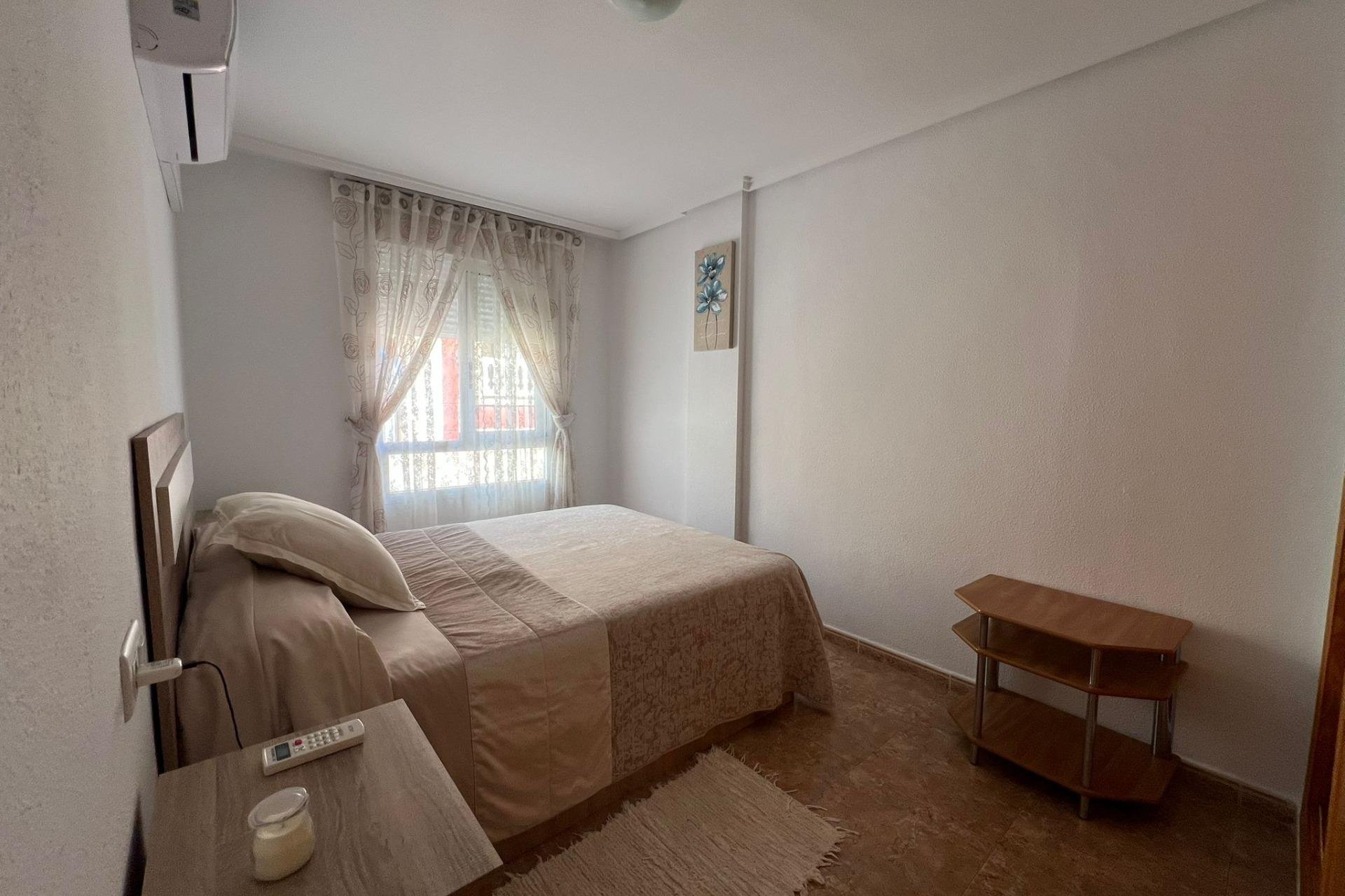 Segunda mano - Apartamento -
Torrevieja - Playa de los Locos