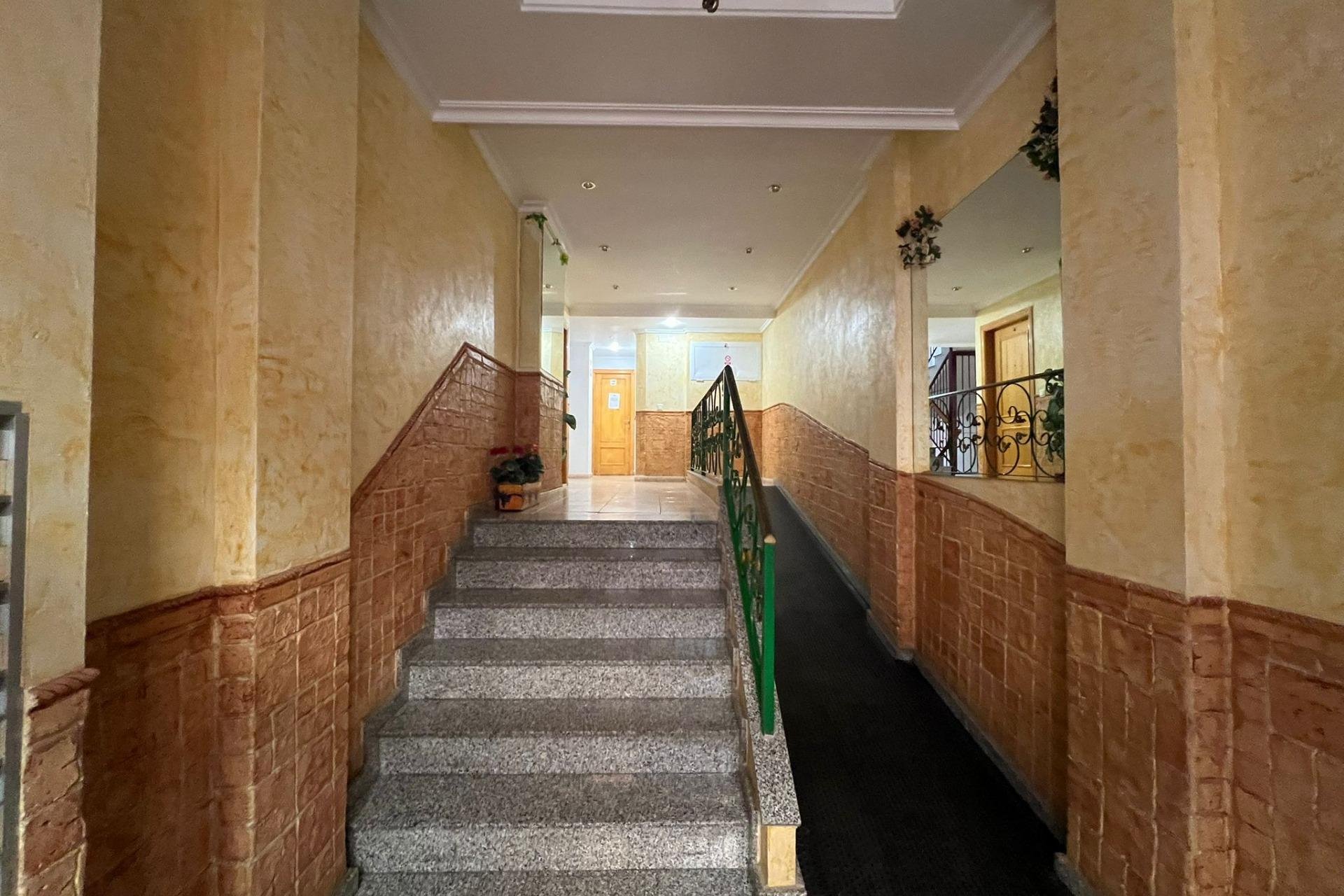 Segunda mano - Apartamento -
Torrevieja - Playa de los Locos