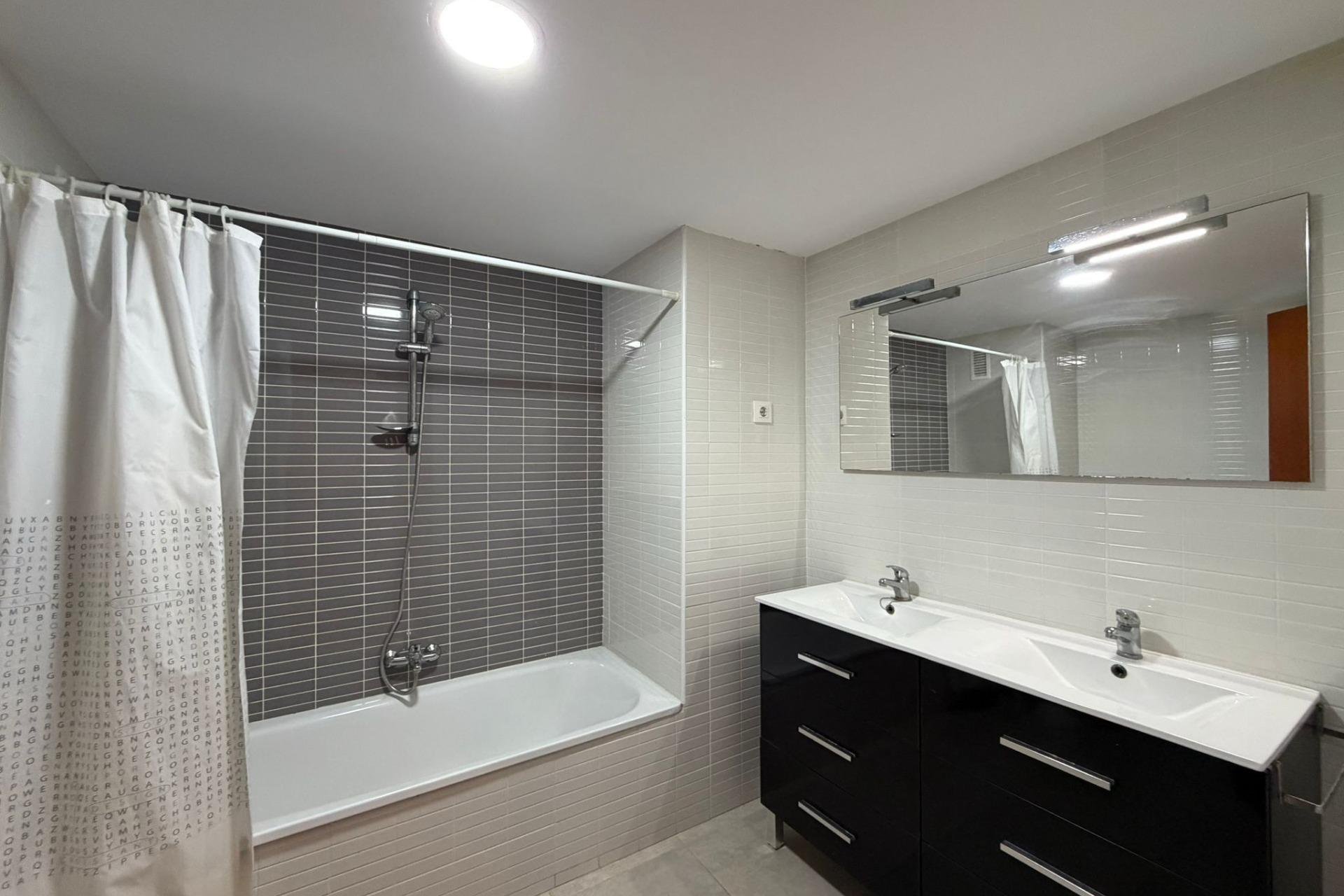 Segunda mano - Apartamento -
Torrevieja - Playa de los Locos