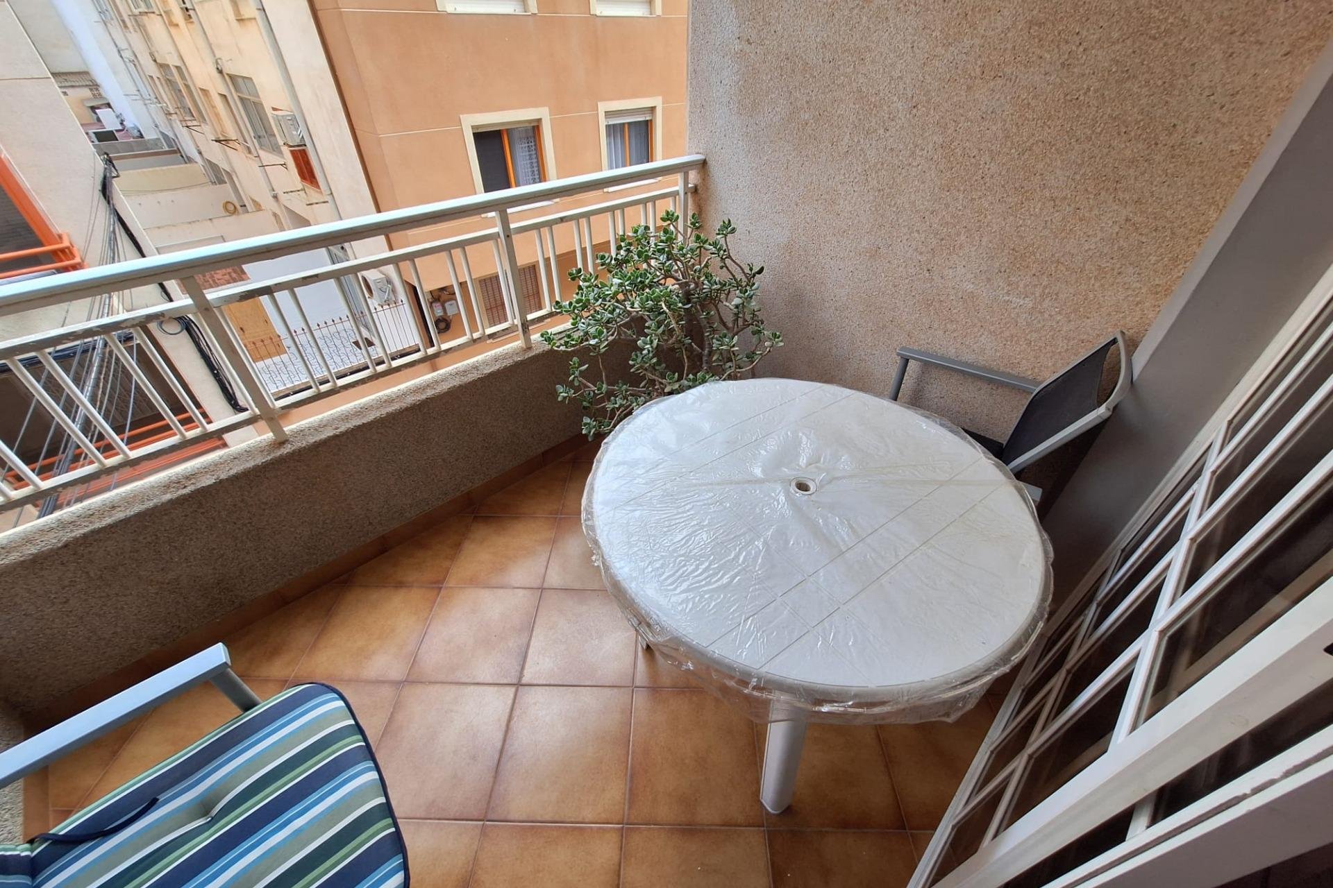 Segunda mano - Apartamento -
Torrevieja - Playa de los Locos