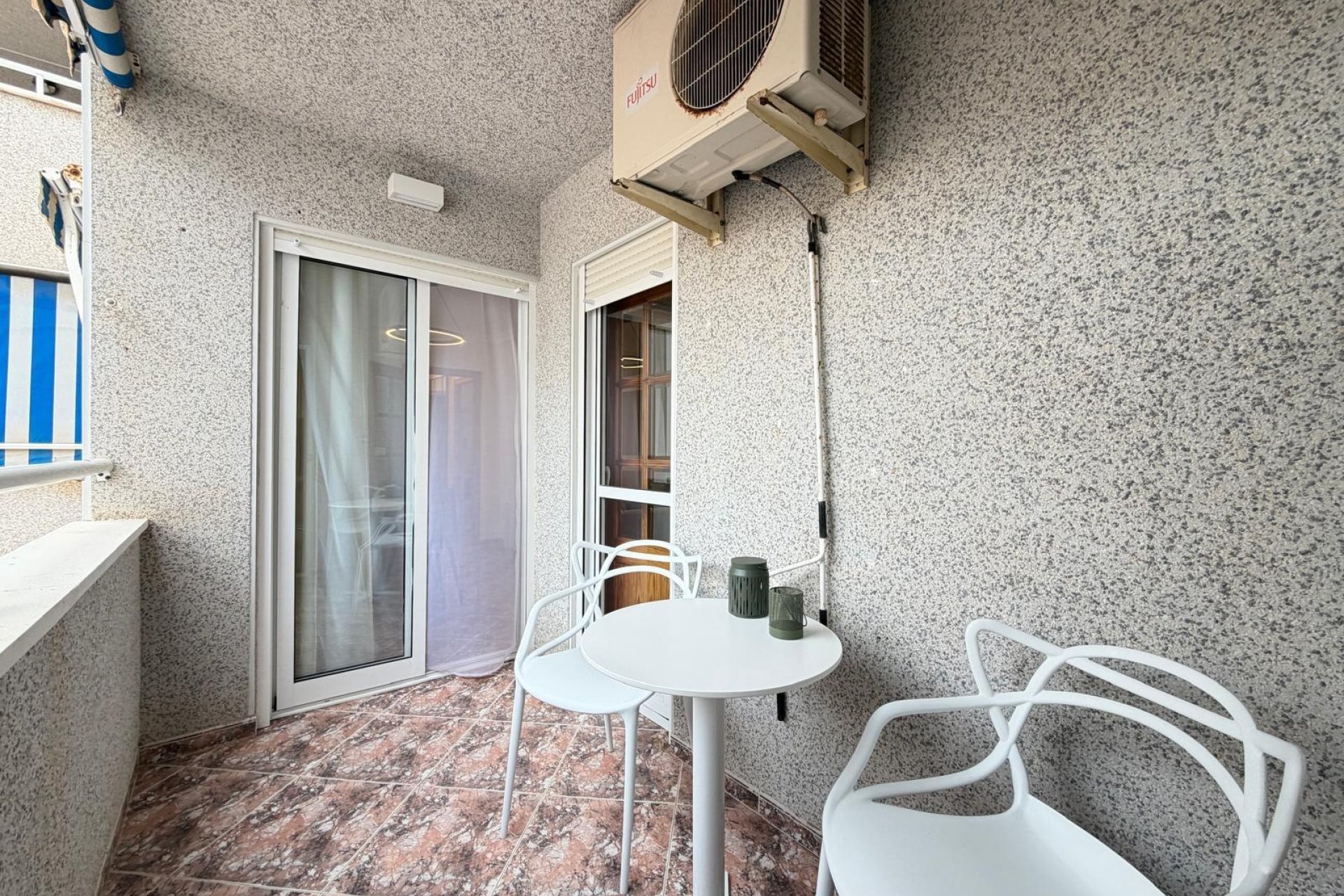 Segunda mano - Apartamento -
Torrevieja - Playa de los Locos