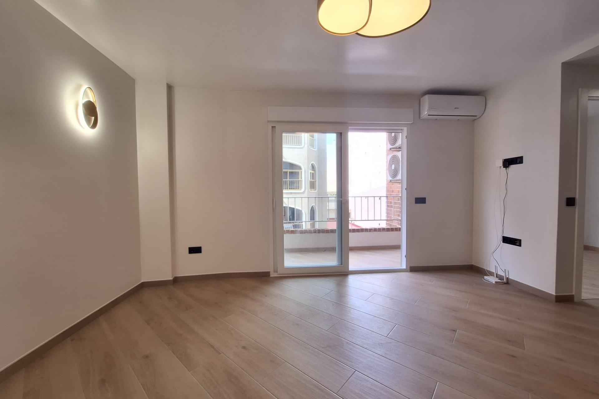 Segunda mano - Apartamento -
Torrevieja - Playa de los Locos