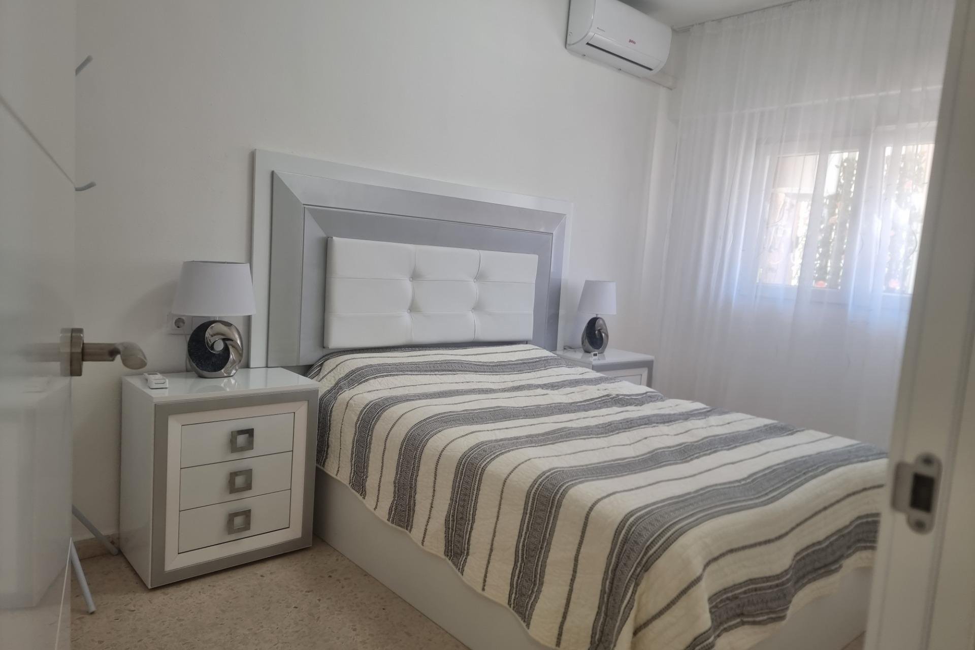 Segunda mano - Apartamento -
Torrevieja - Playa de los Locos