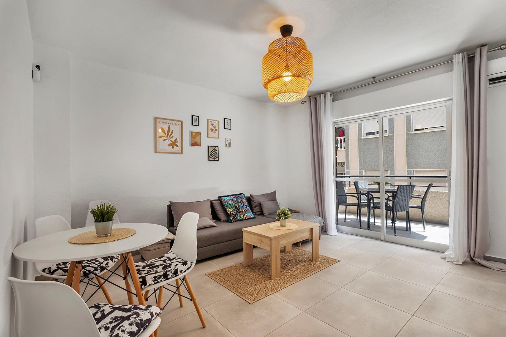 Segunda mano - Apartamento -
Torrevieja - Playa de los Locos