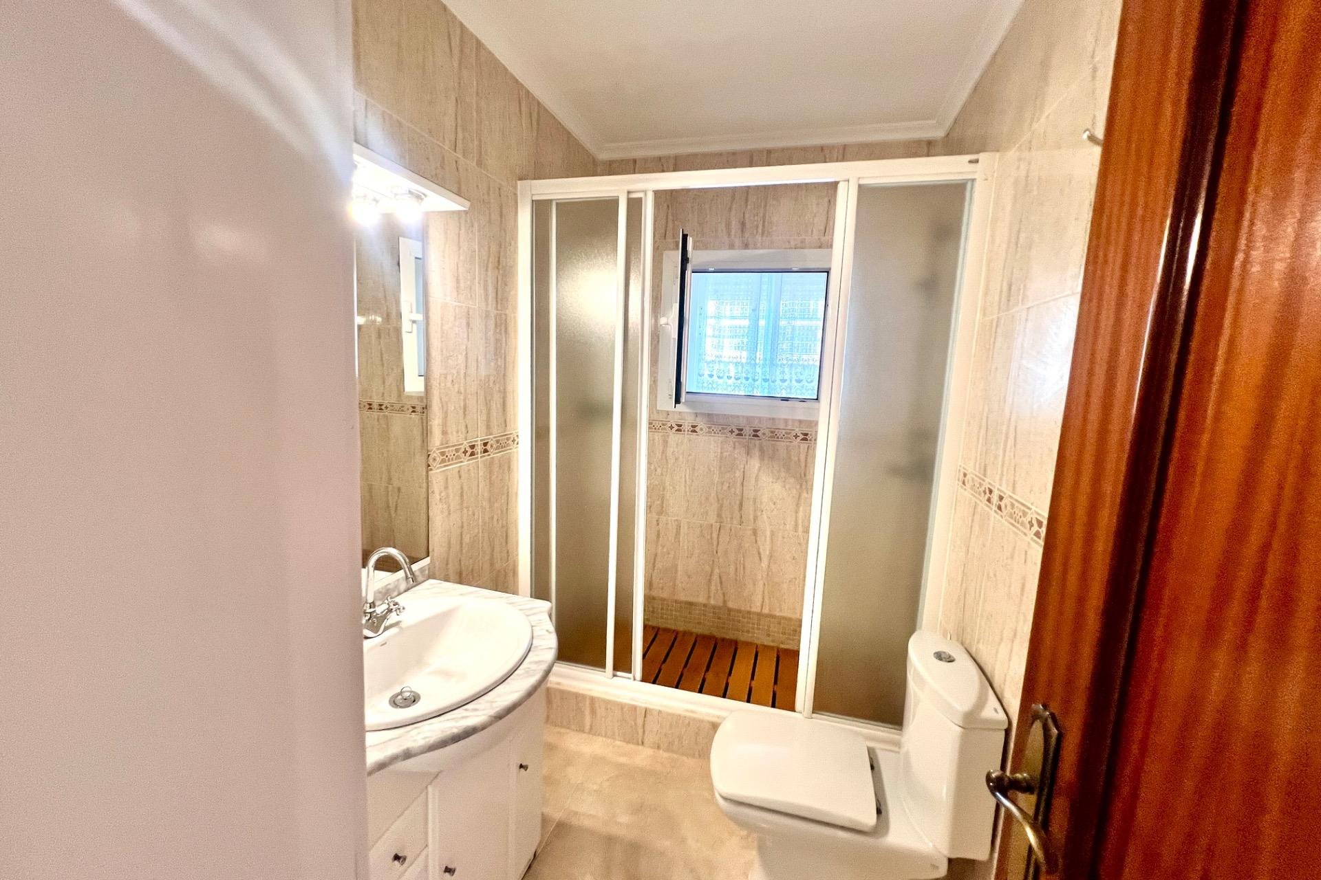 Segunda mano - Apartamento -
Torrevieja - Playa De Los Naufragos