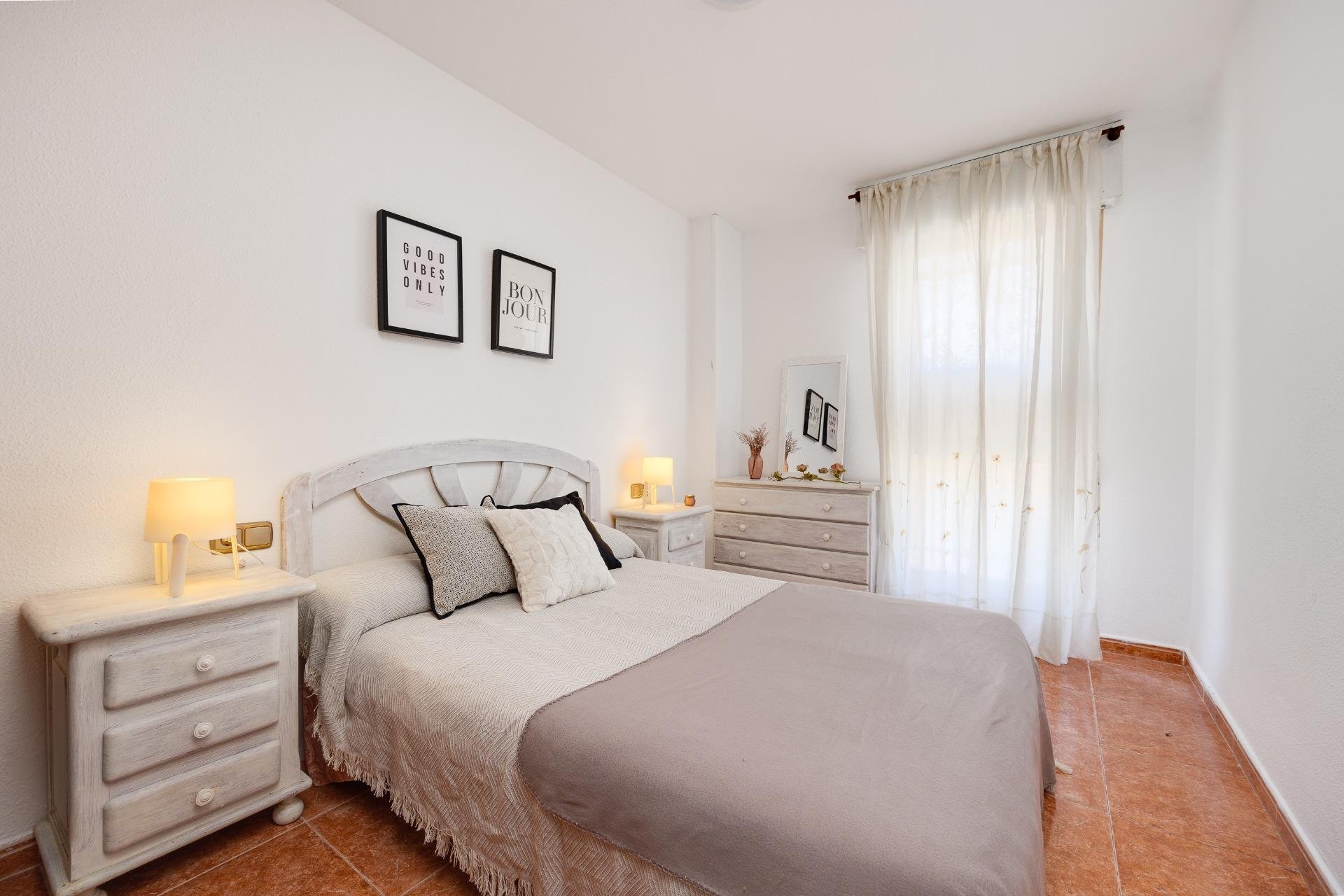 Segunda mano - Apartamento -
Torrevieja - Playa De Los Naufragos