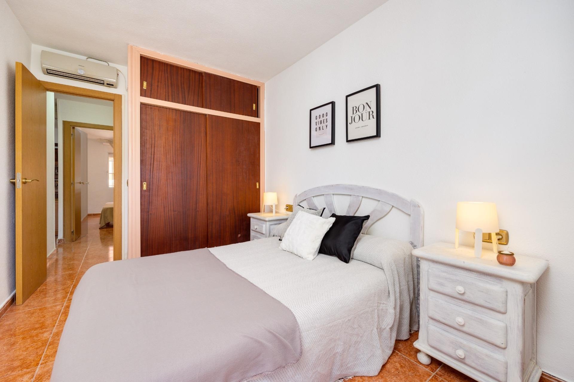 Segunda mano - Apartamento -
Torrevieja - Playa De Los Naufragos