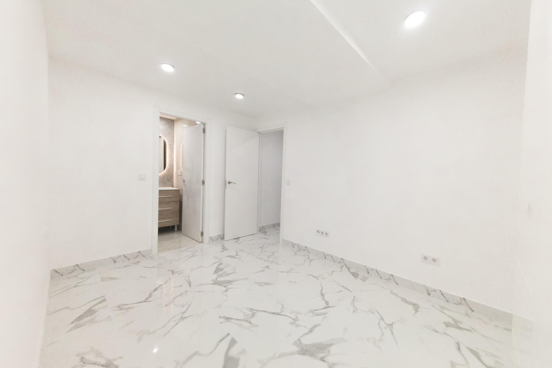 Segunda mano - Apartamento -
Torrevieja - Playa De Los Naufragos