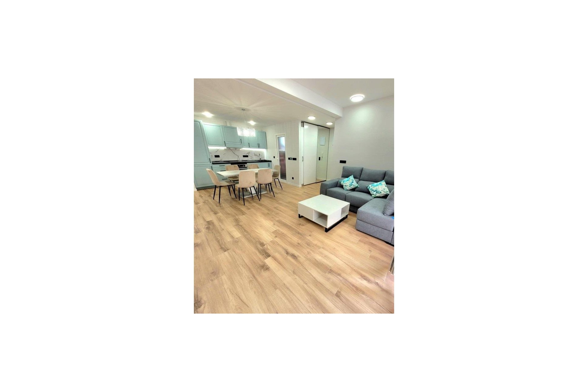Segunda mano - Apartamento -
Torrevieja - Playa del Cura