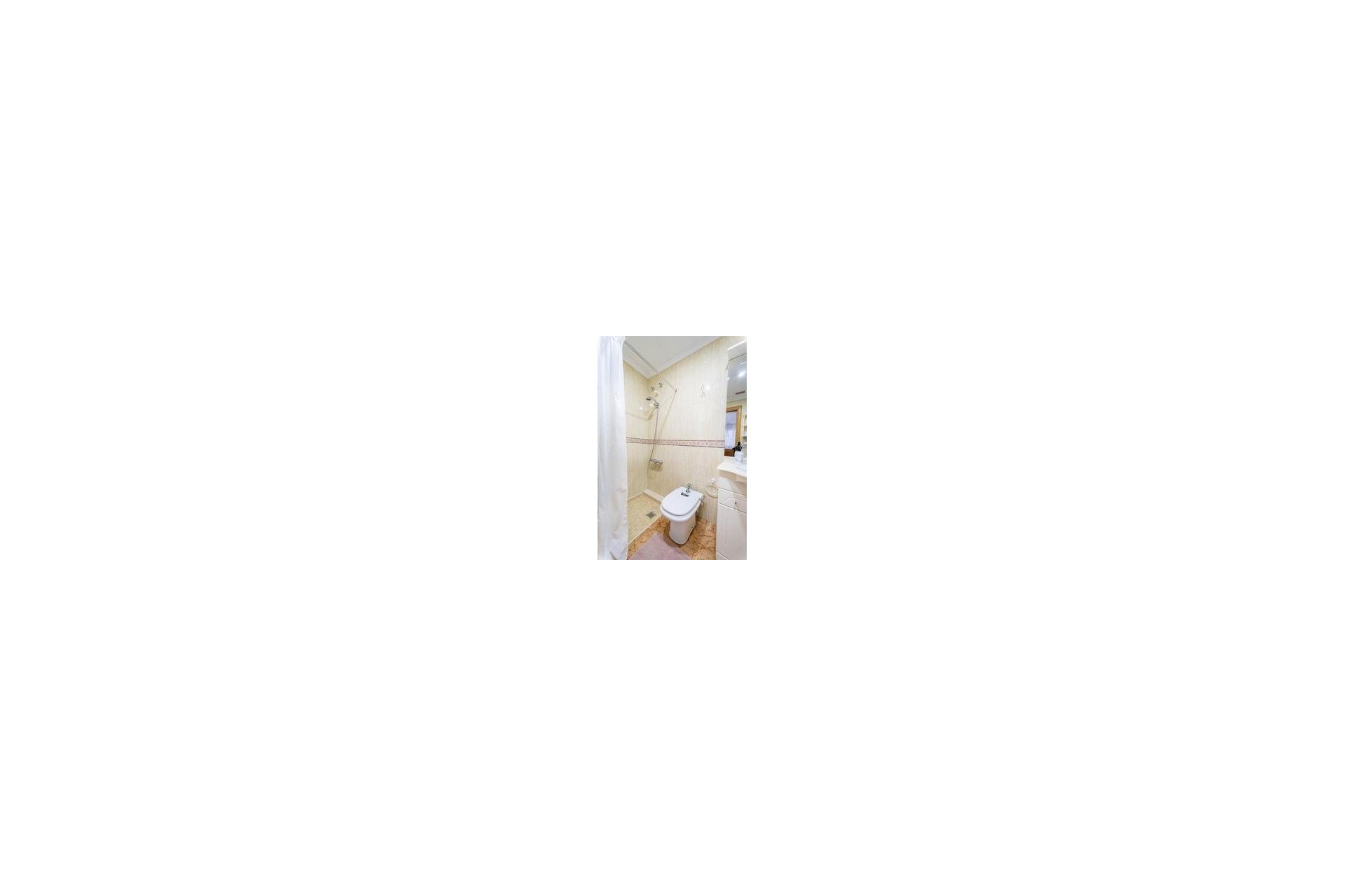 Segunda mano - Apartamento -
Torrevieja - Playa del Cura